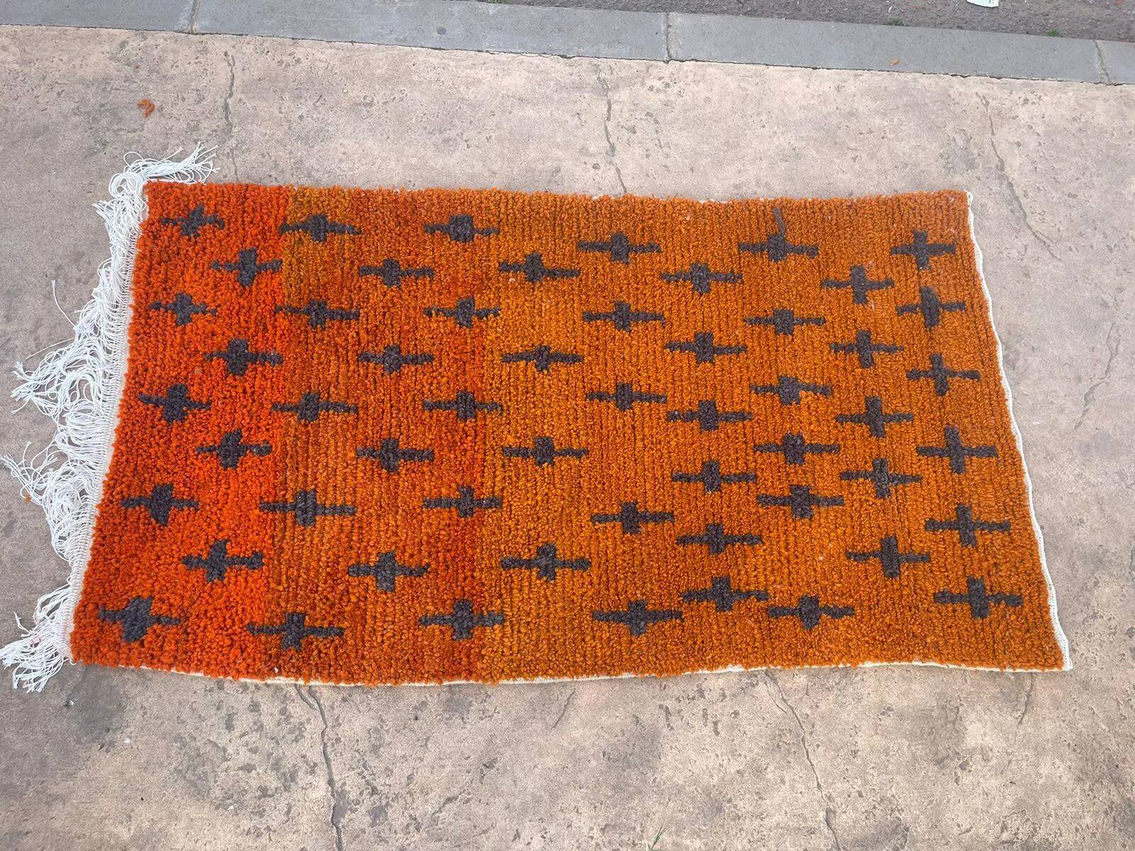 Traditional handmade carpet 250cm x 150cm Moroccan