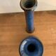 Paire de petits vases soliflores en grès bleu émaillé