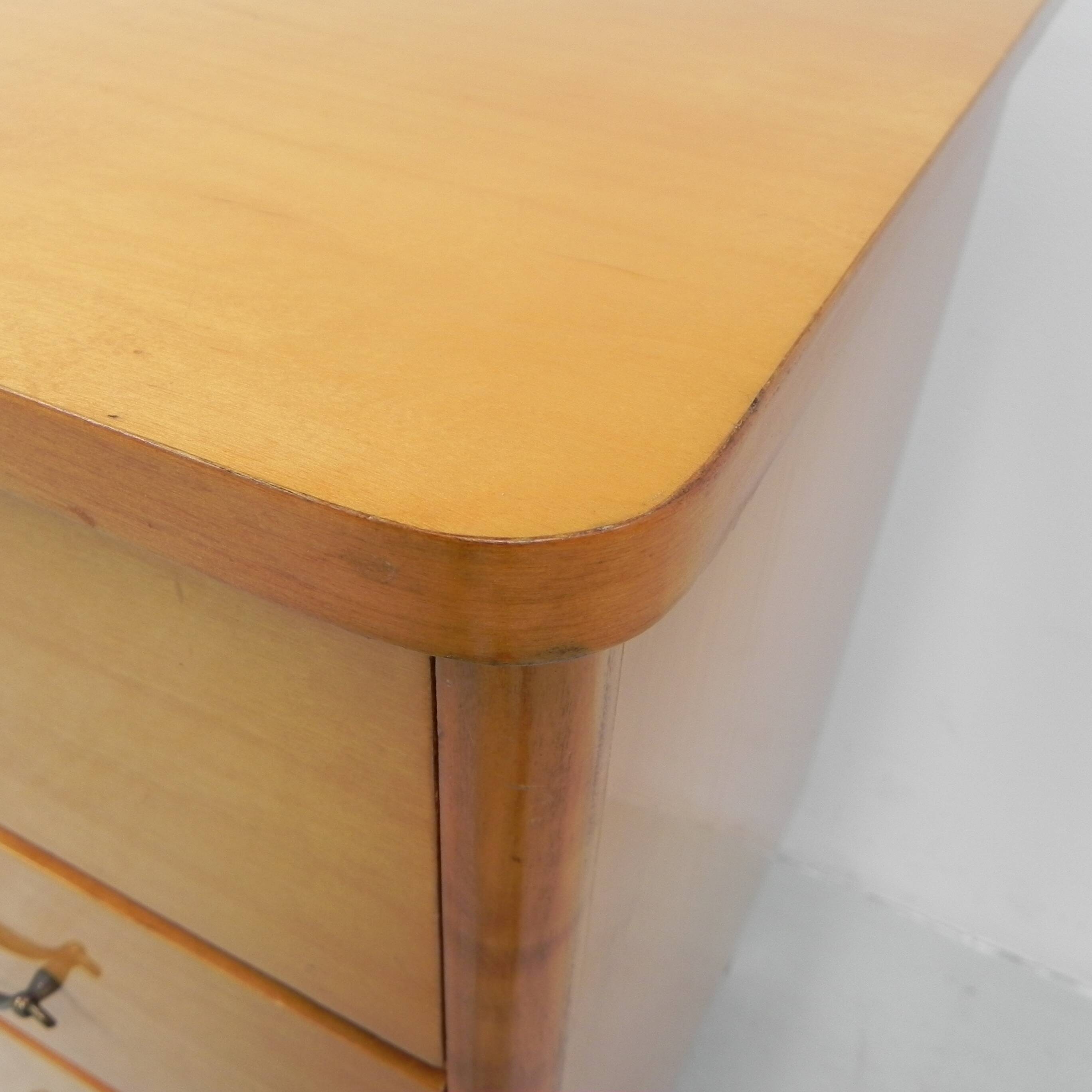 Vintage chest of drawers with 3 drawers