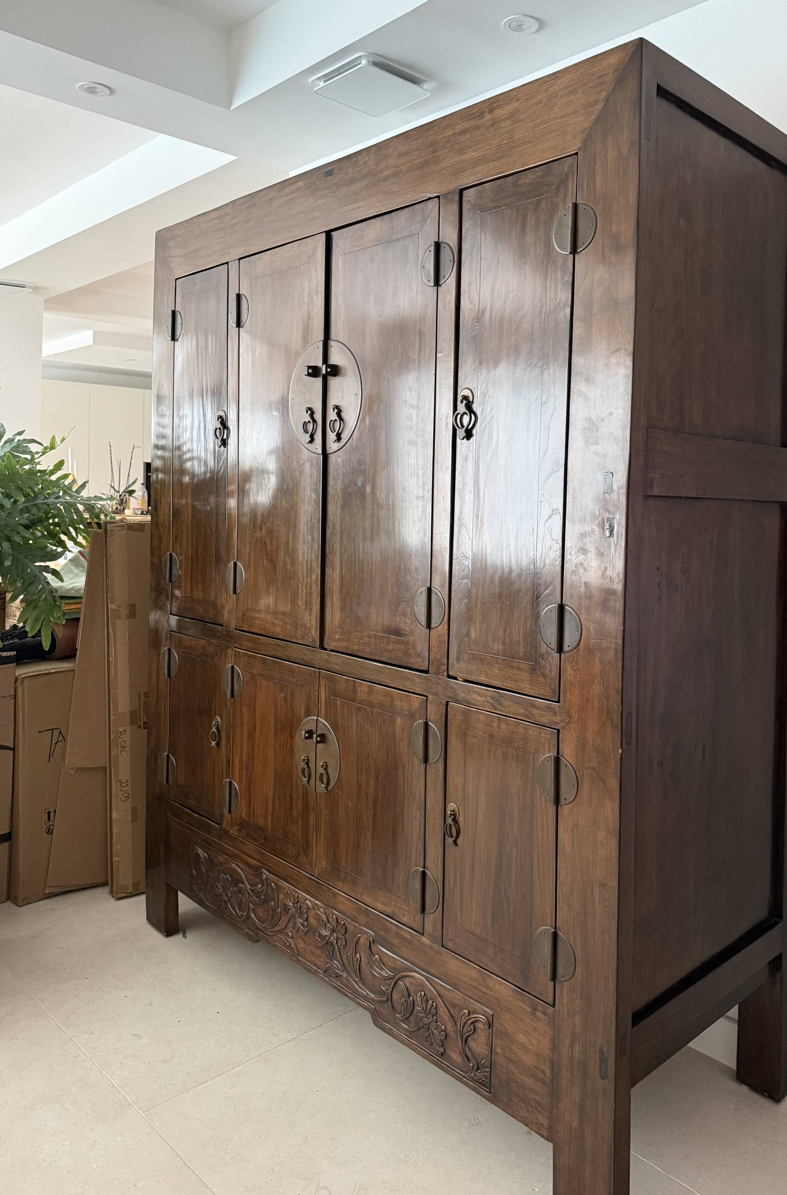 Antique Chinese wardrobe. Solid wood. 8 doors.