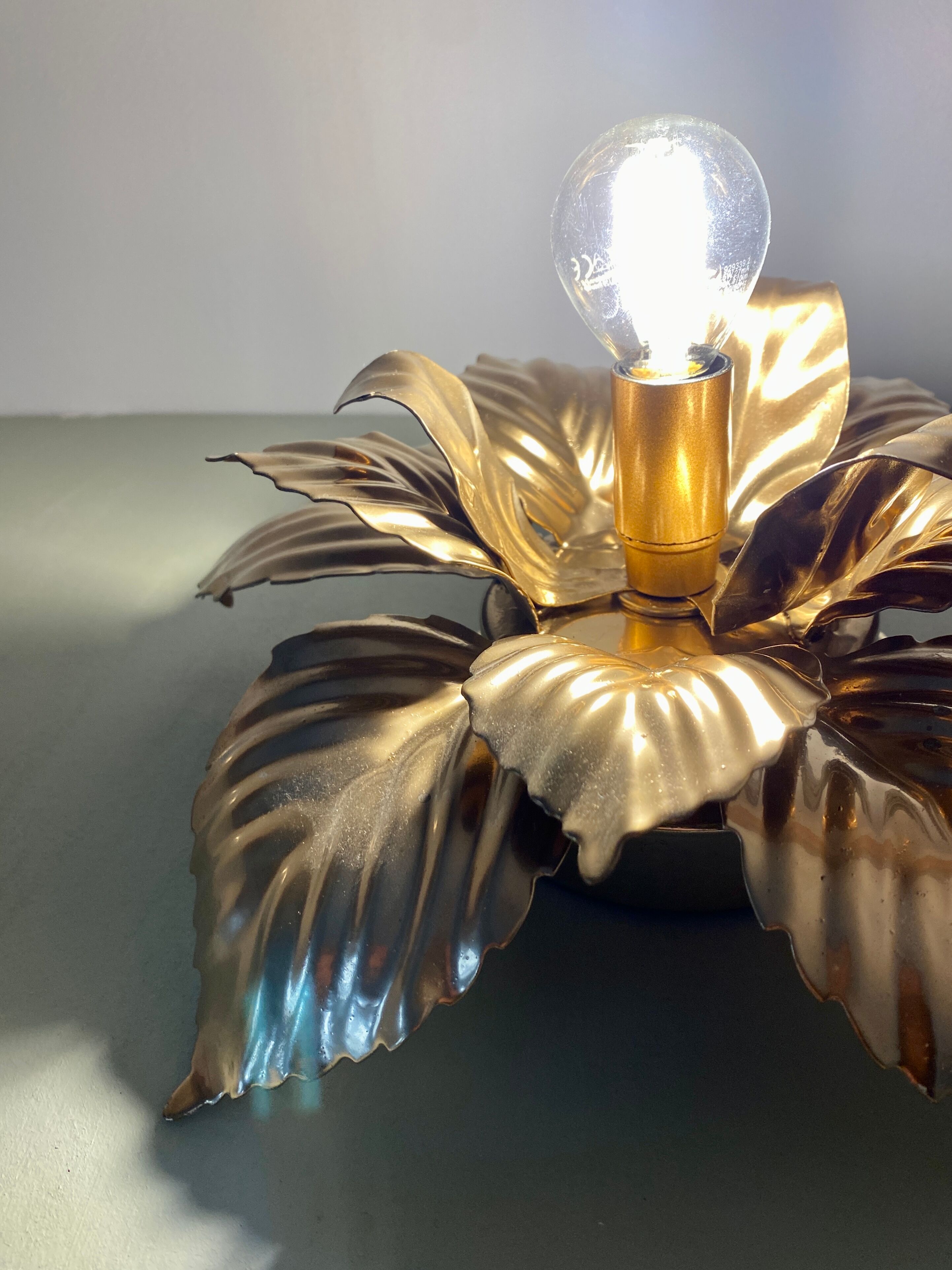 Vintage wall lamp golden leaves