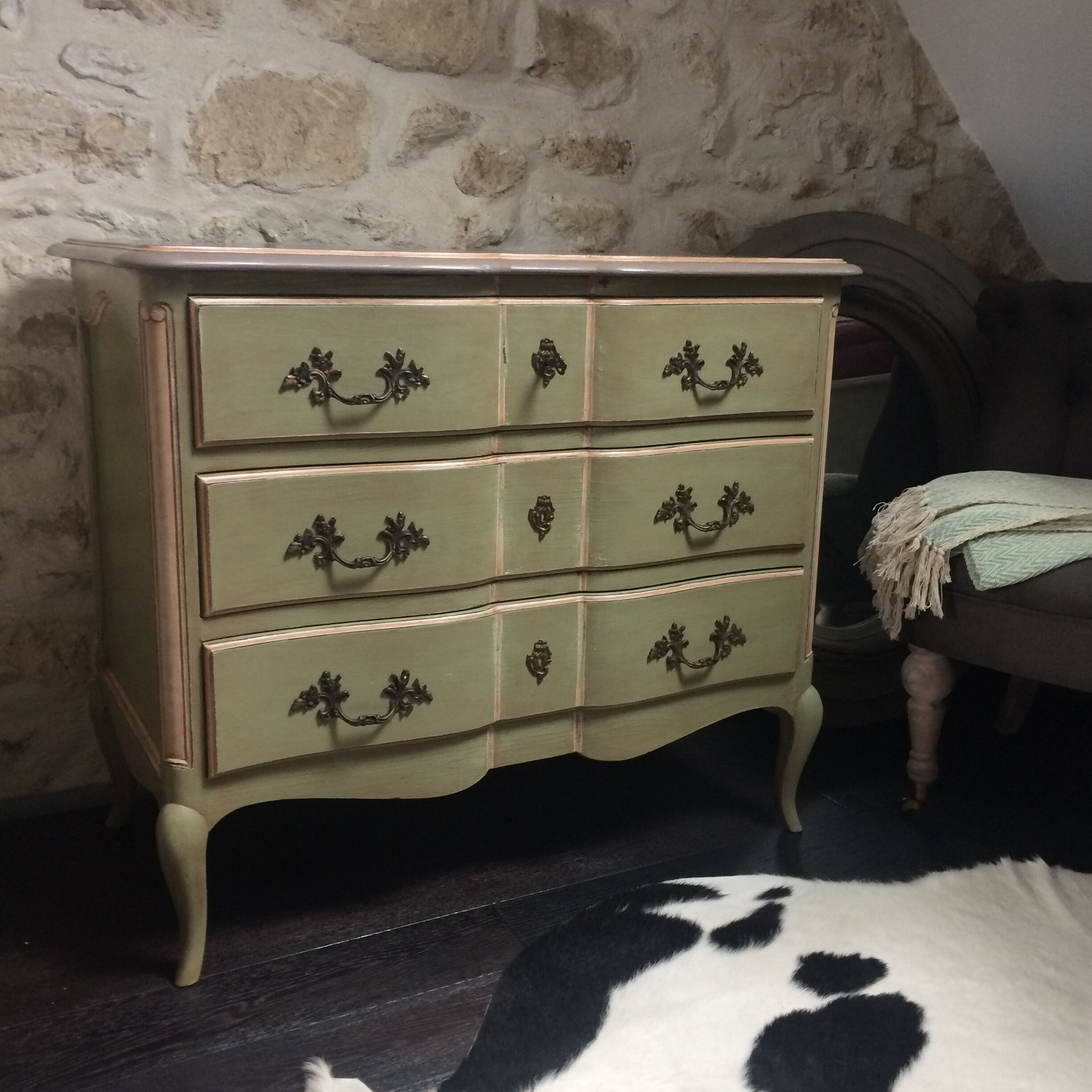 Chest of drawer Louis XV style crossbow