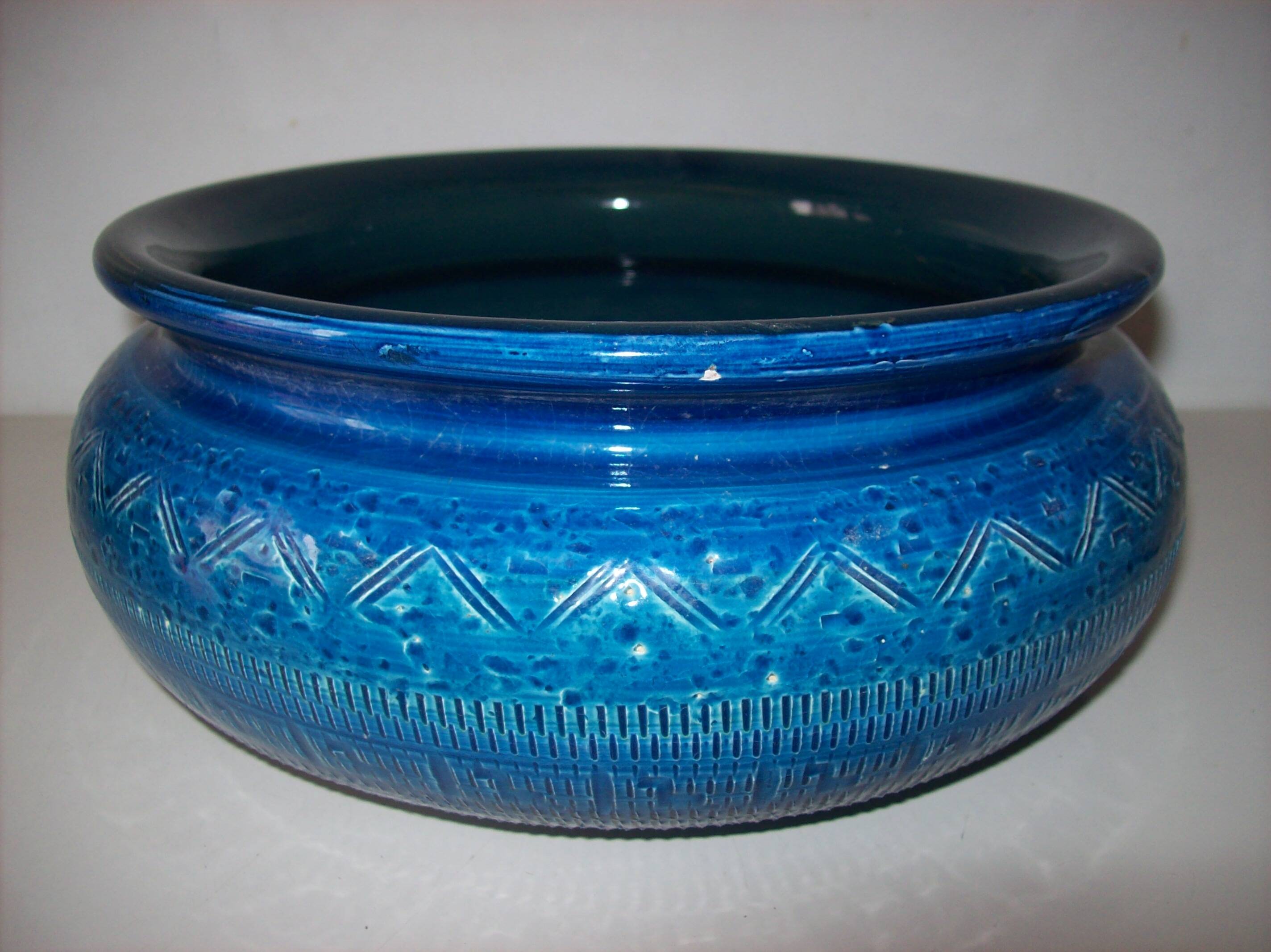 Aldo Londi coupe for Bitossi in "Rimini Blue" ceramic from the 1960s.