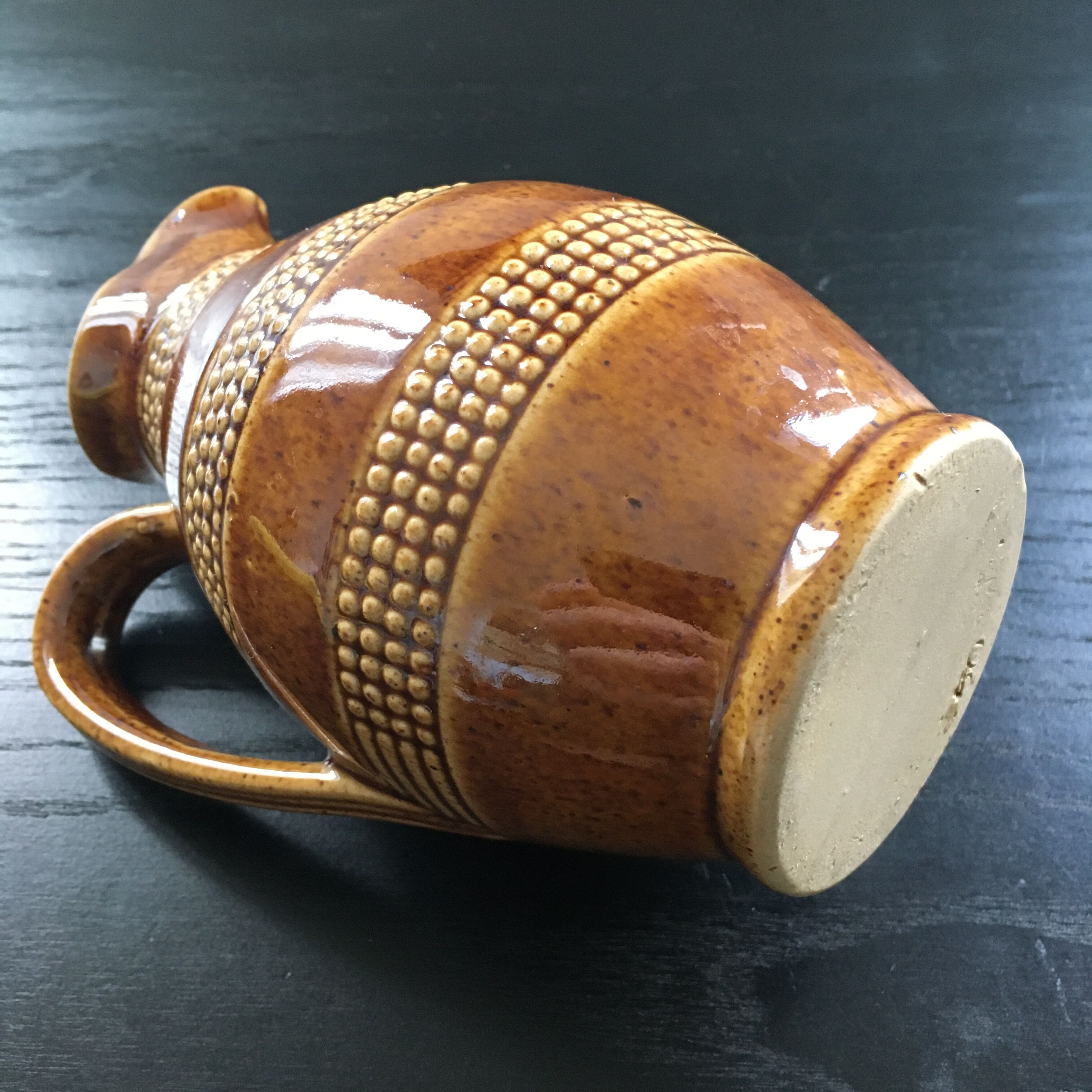 Berry sandstone brown pitcher