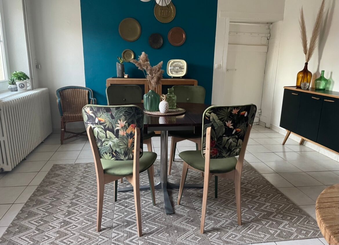 Chairs year 50/60, restored in green velvet and jungle parrot