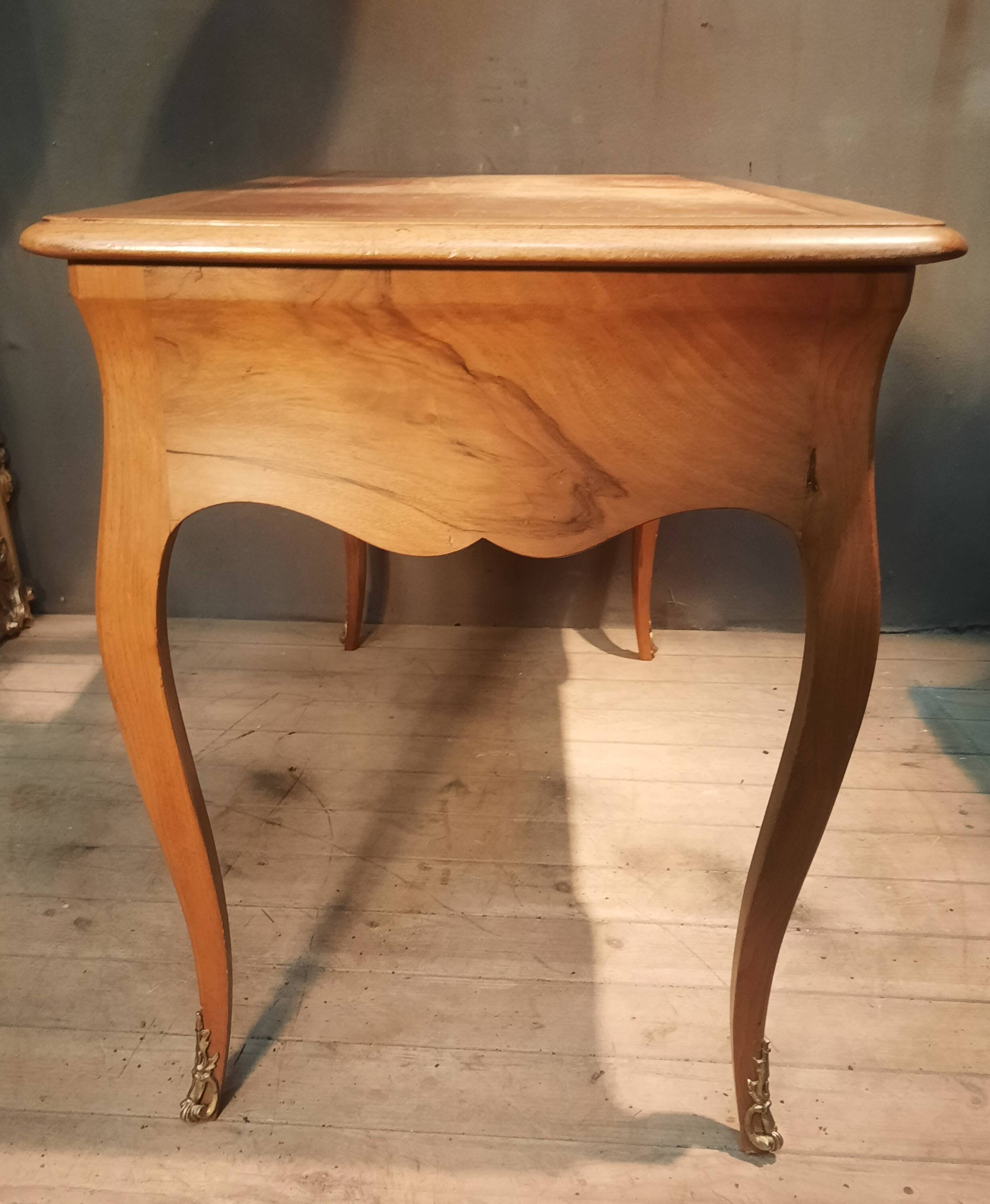 Flat desk in solid cherry wood, Louis XV style.