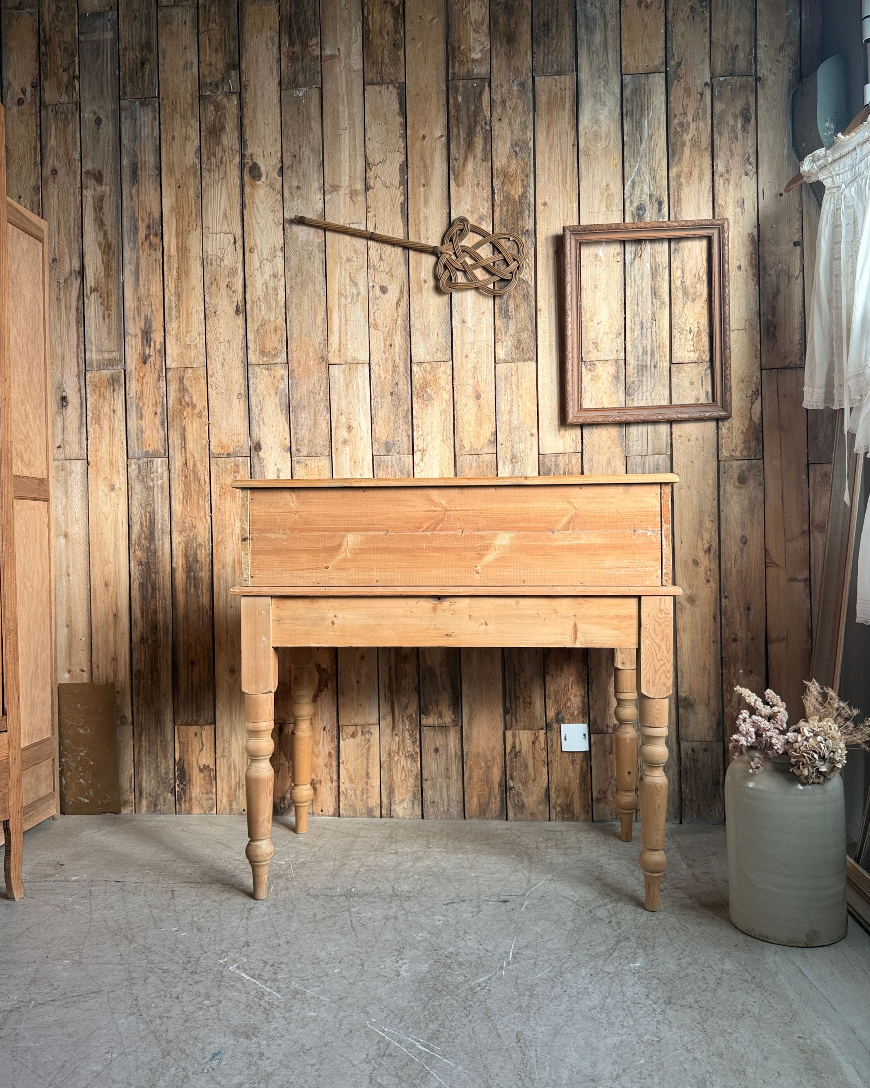English desk with steps in solid pine (renovated)