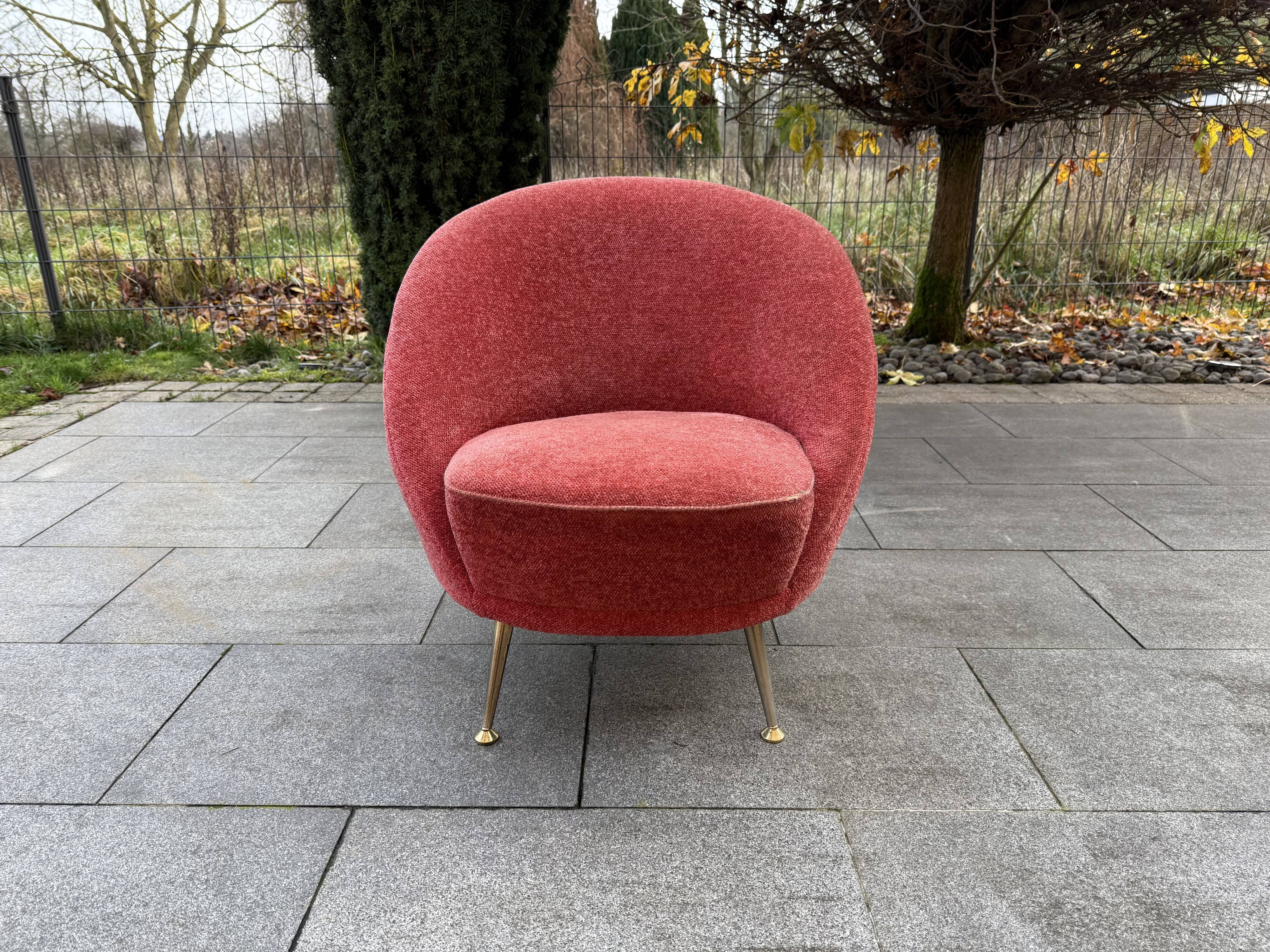 Organic armchair from the 1950s