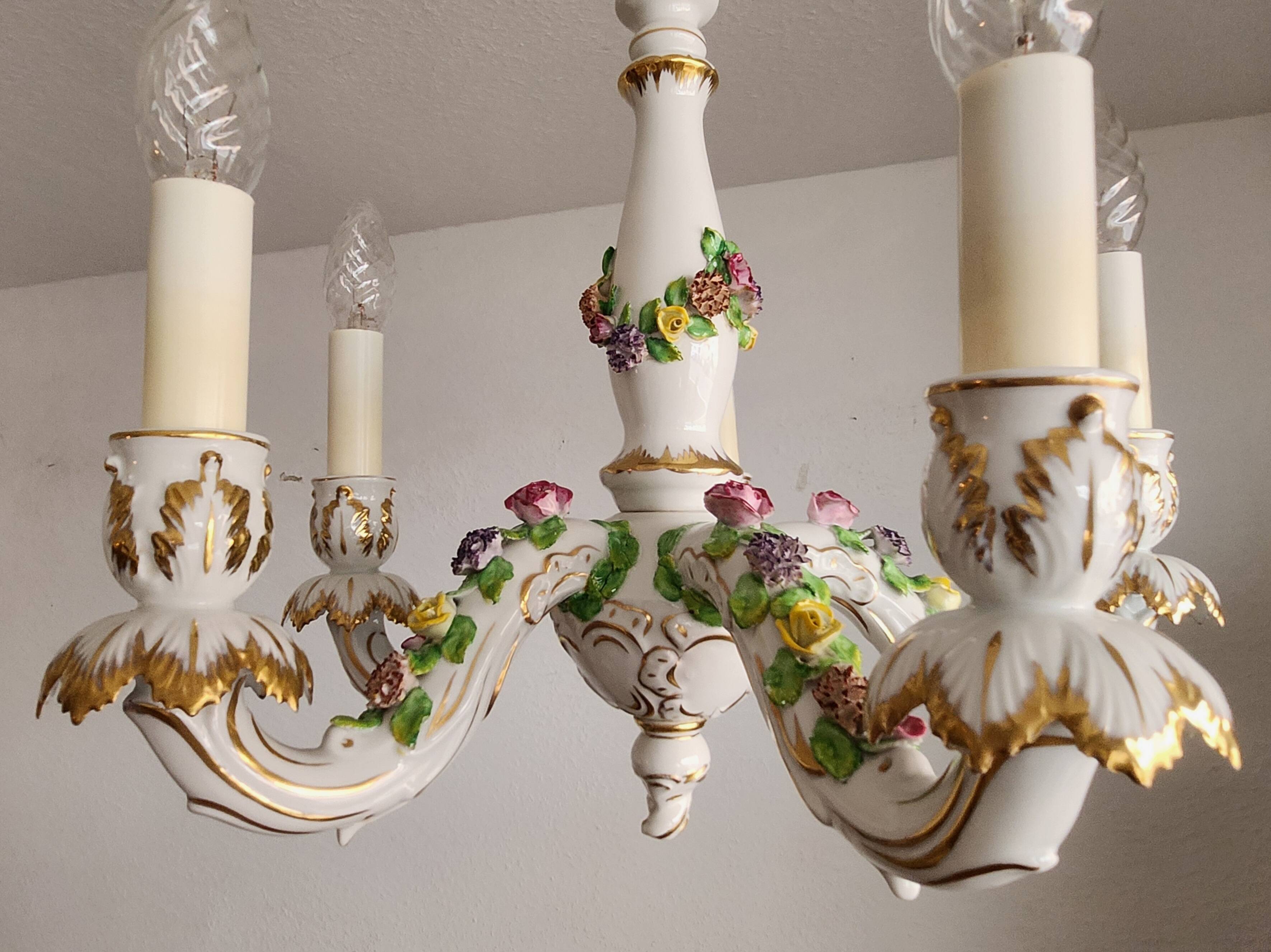 Handgeformt vergoldet vintage Porzellan Kronleuchter Capodimonte 1960er