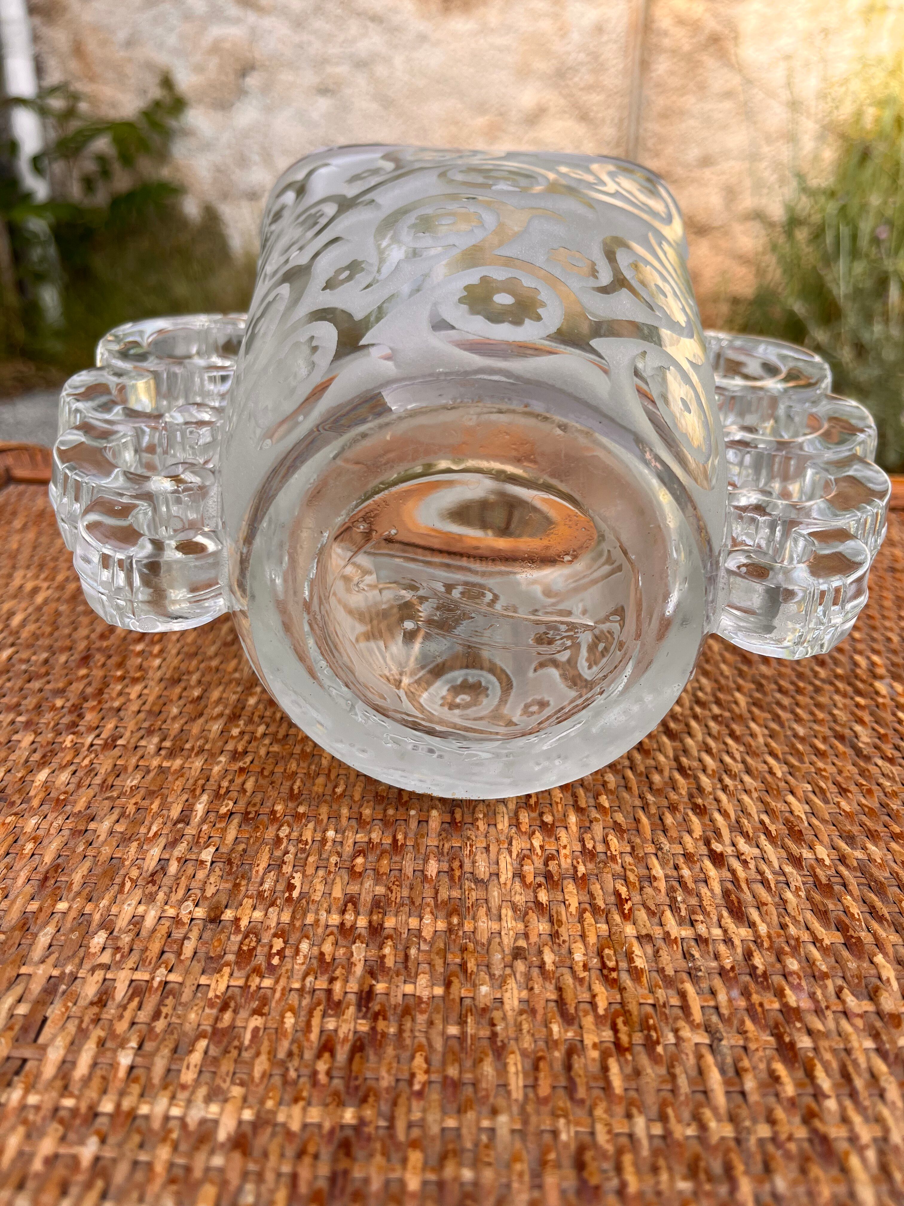 Art Deco frosted glass vase by Pierre D'avens for Daum around 1930.