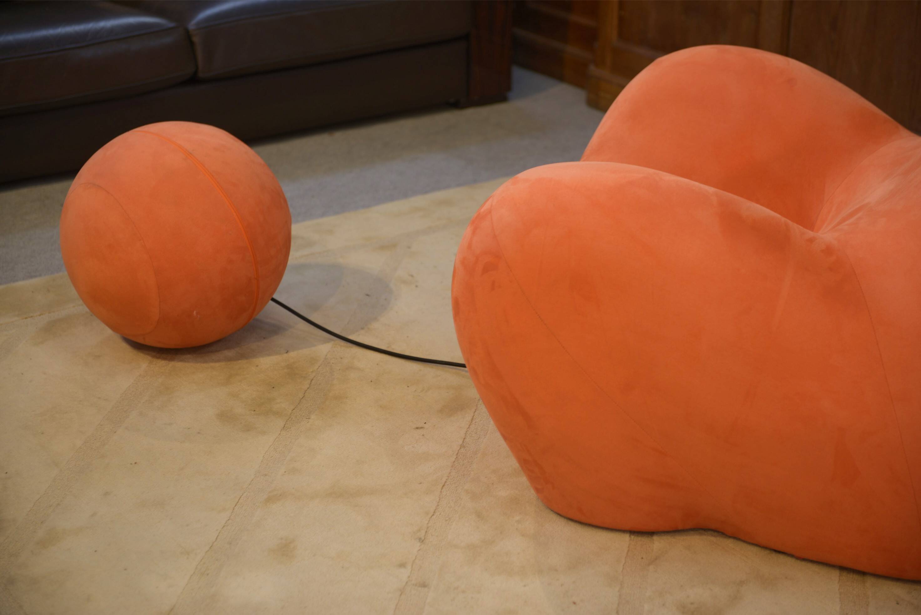 "Mamma" armchair with footrest by Gaetano Pesce