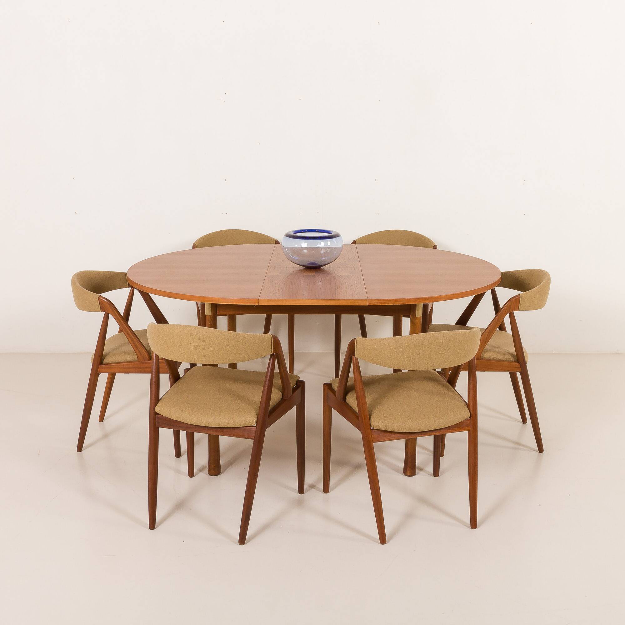 Italian mid-century round extension teak table with brass details, 1960s