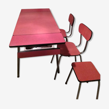 Ensemble table, chaises et tabouret formica