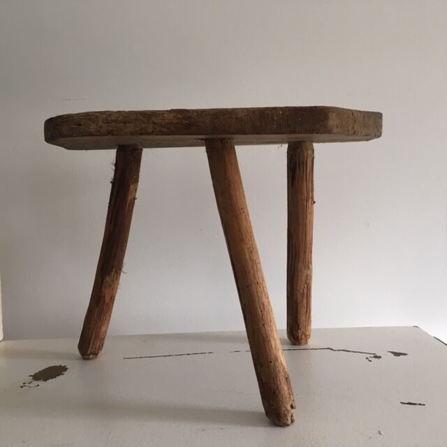Ancient tripod tabouret