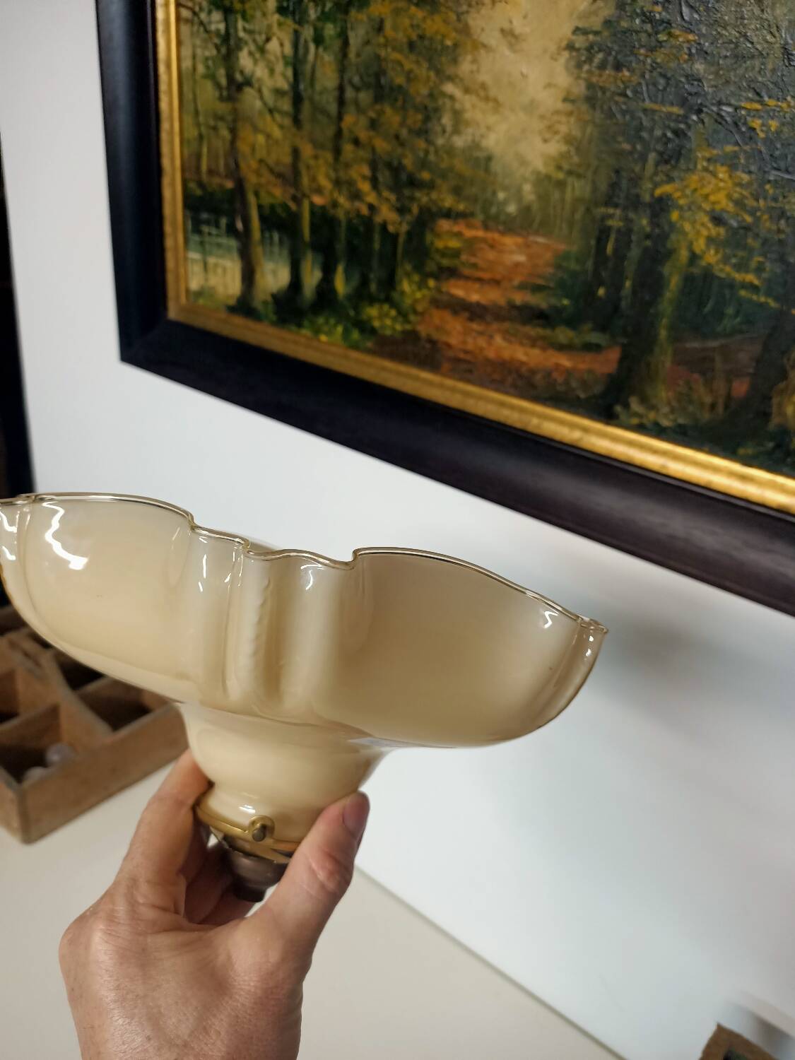 Beige opaline ceiling light in uraline