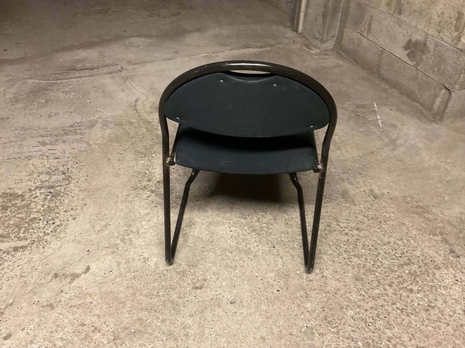 Steel fabric chair with sled legs from the 70s