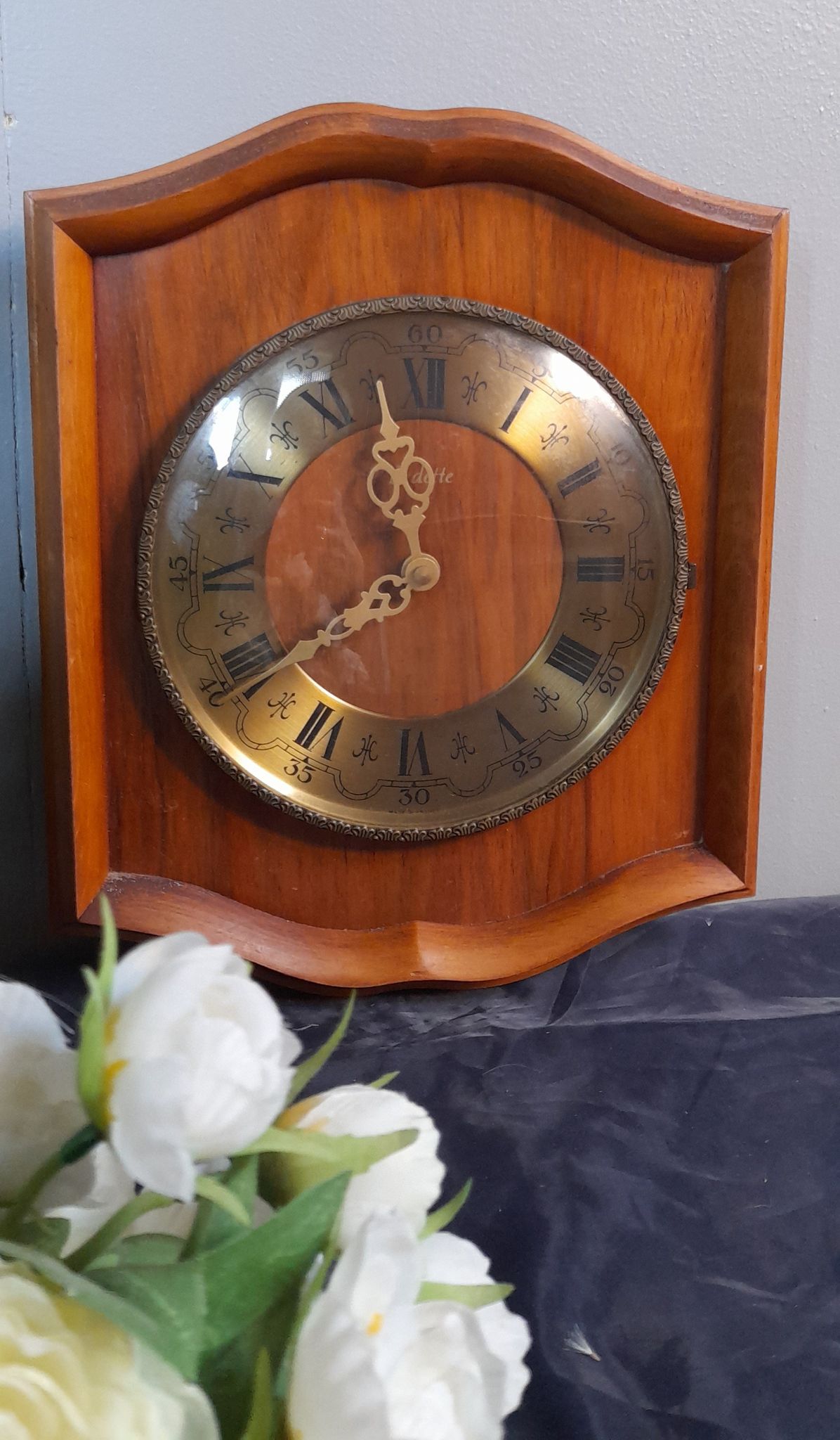 Wooden & brass wall clock, quartz star, retro chic country style - 1960