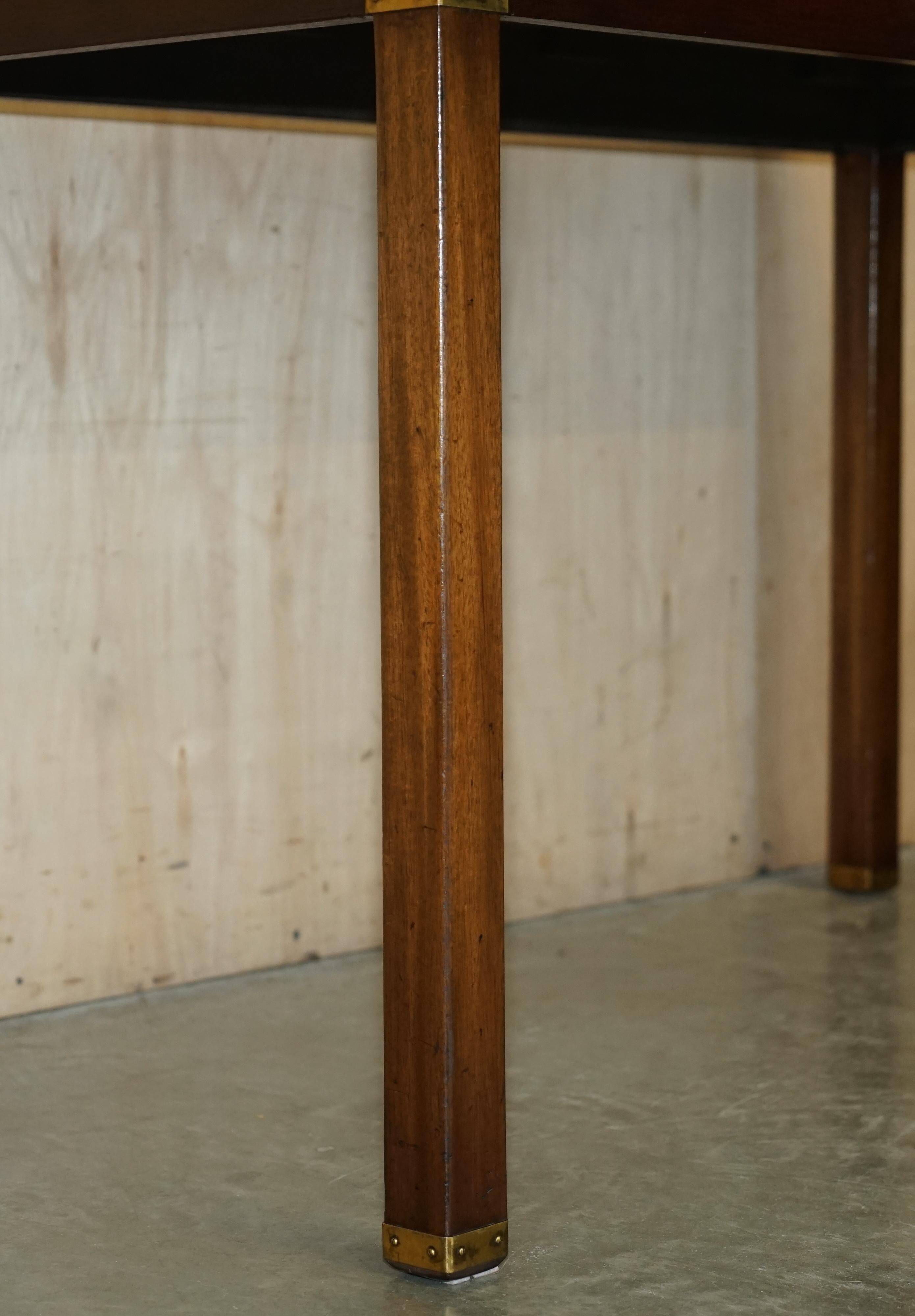 Bureau de campagne militaire Kennedy Harrods en bois dur