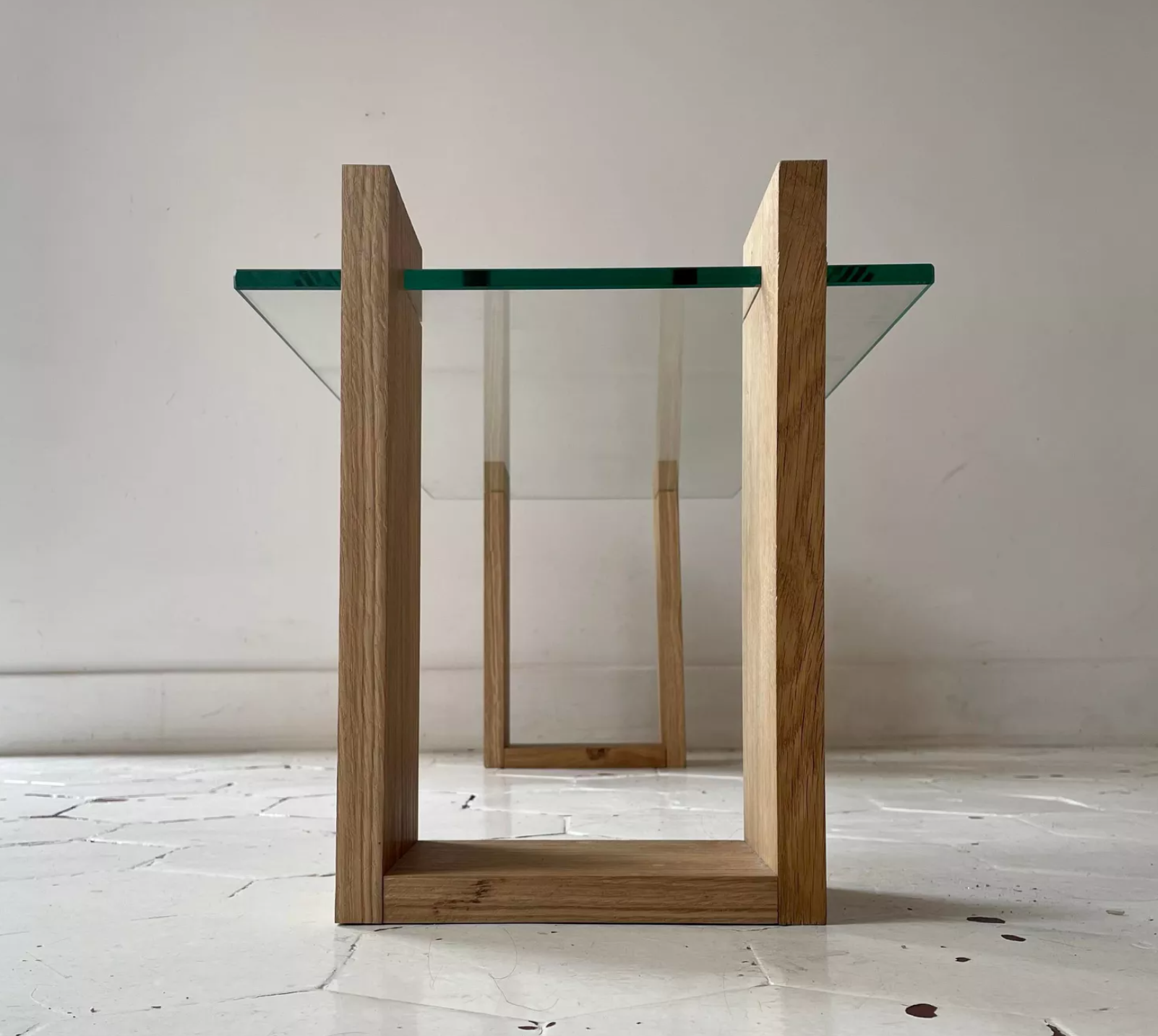 Table basse verre et chêne massif, FLP studio