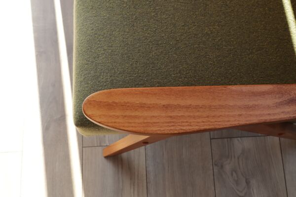 Scandinavian armchair moss green zig zag modern design VAR