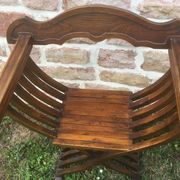 Fauteuil Dagobert ou curule pliant en noyer