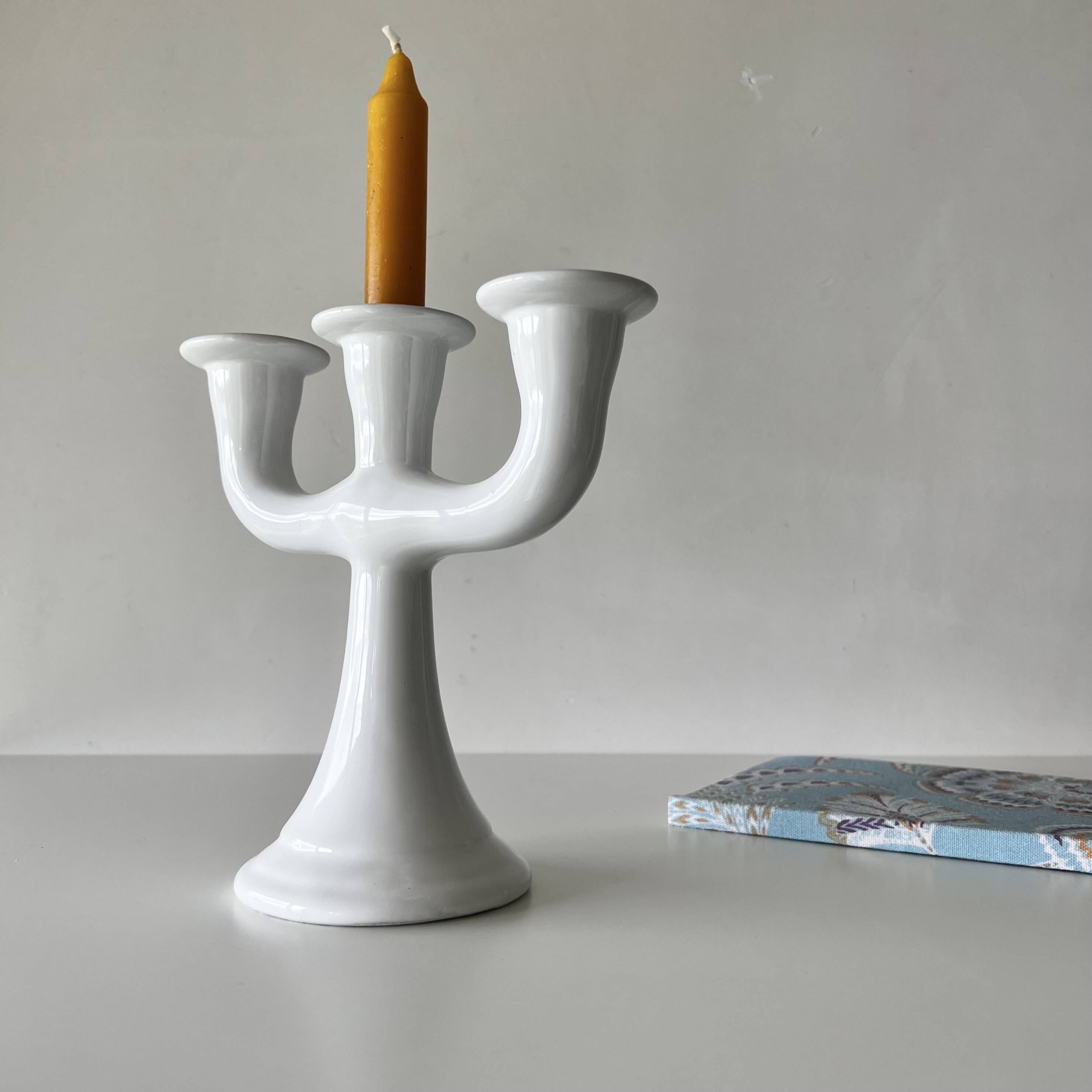 Chandelier with 3 branches in white ceramic Guldkroken Sweden – Vintage