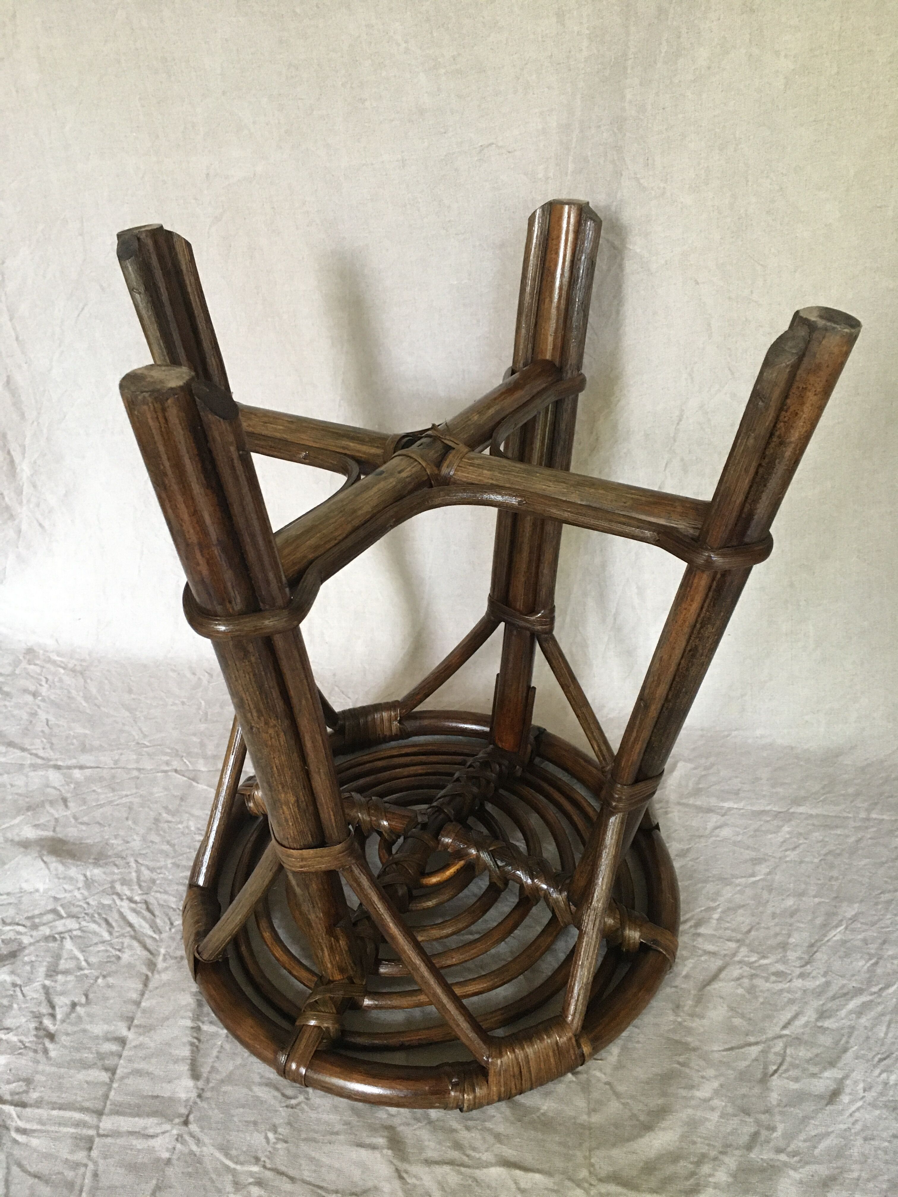 Vintage brown rattan tabout