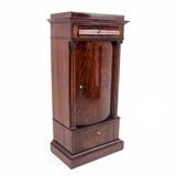 Commode ancienne, Europe du Nord, vers 1870