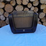 Former Philips Art Deco radio in Bakelite
