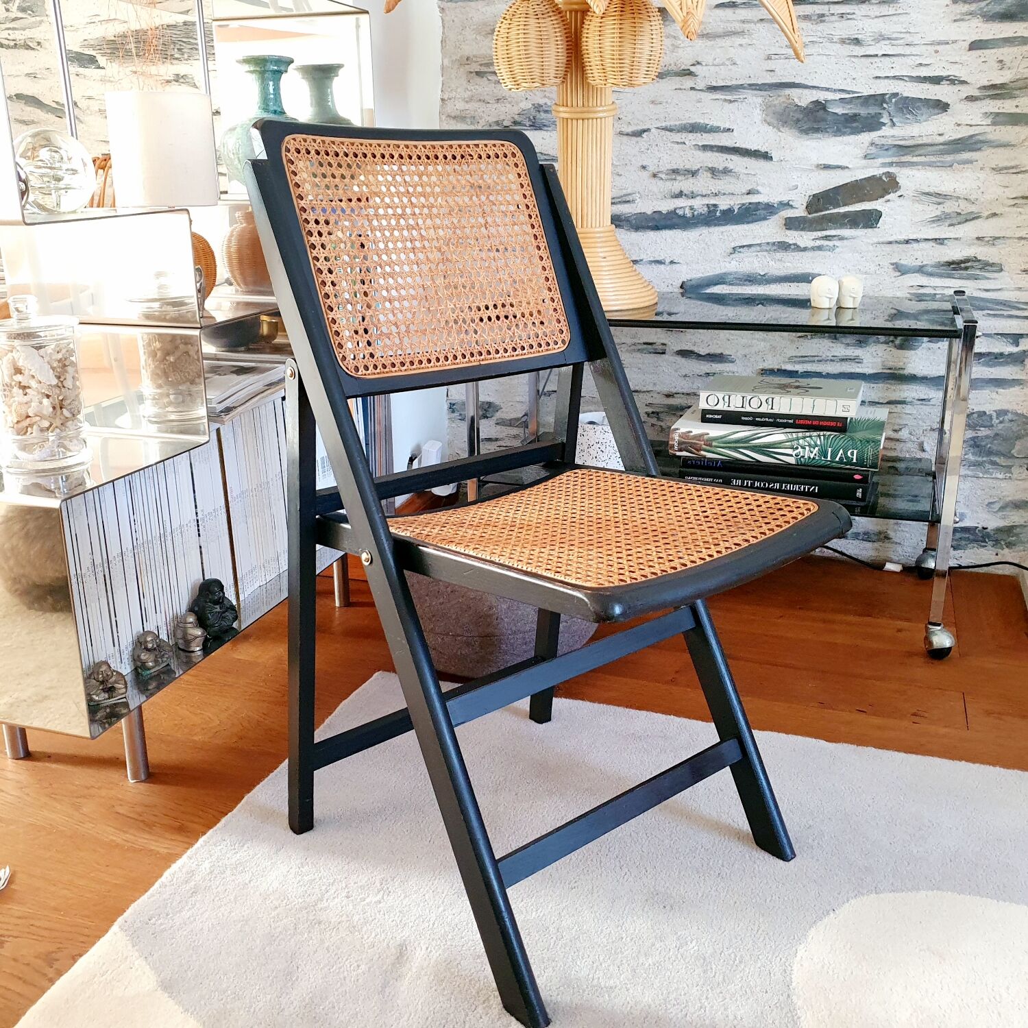 Chaise pliante en bois et cannage