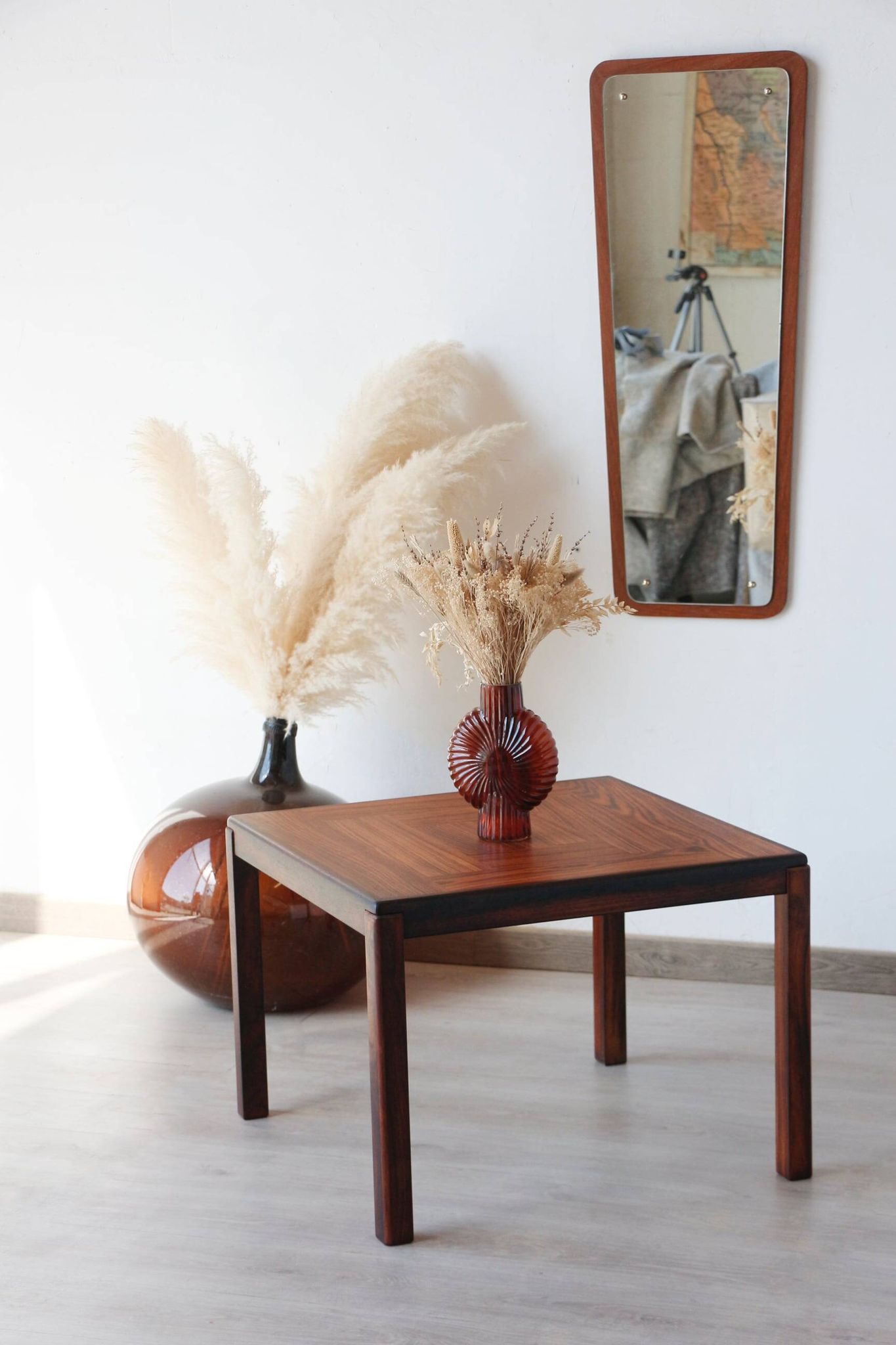 Table d’appoint carrée en palissandre – Henning Kjaernulf pour Vejle Stole