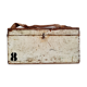 Coffre en bois ancien patiné blanc