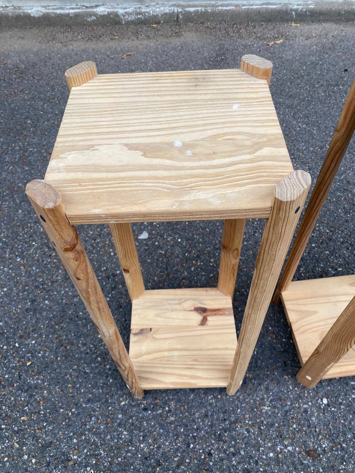 2 étagères scandinaves en bois massif 67cm