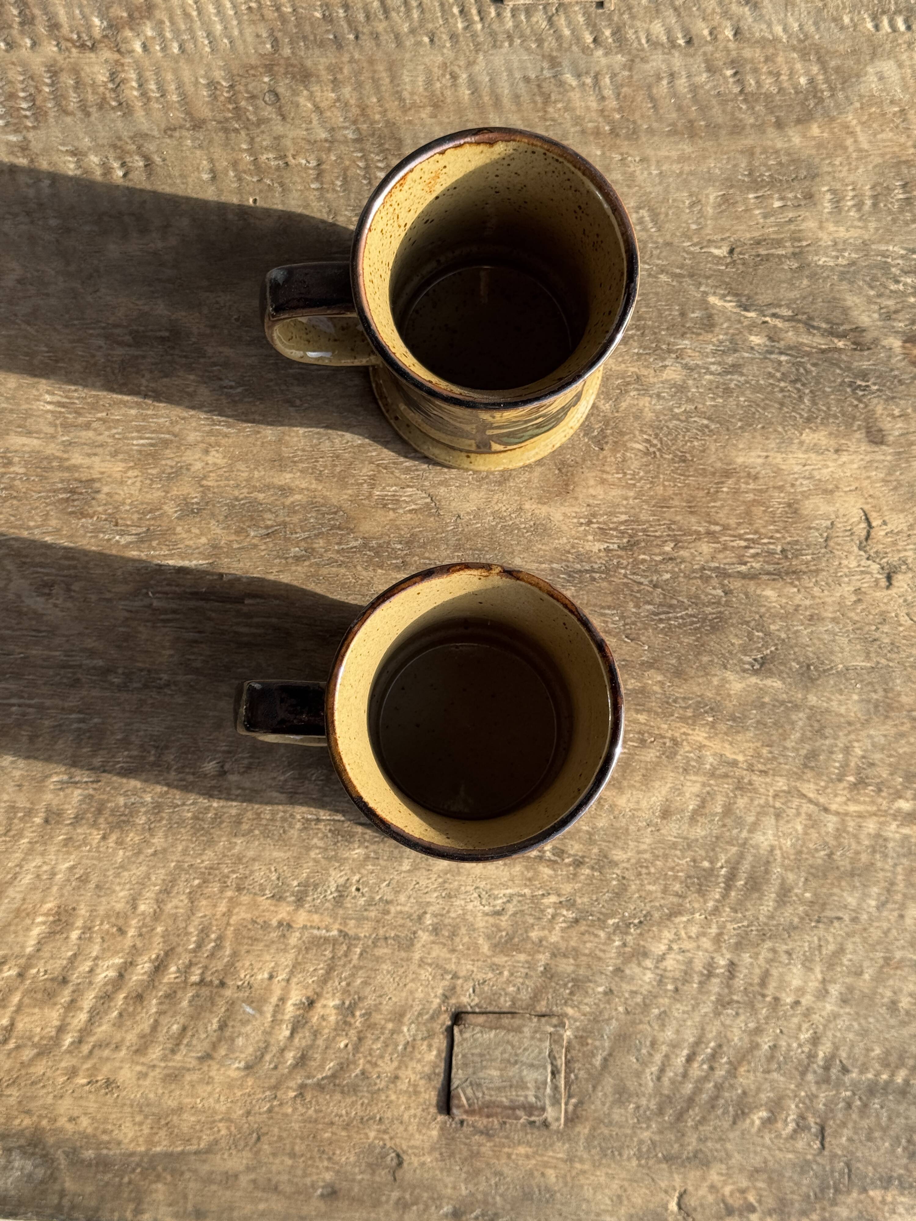 Set of 2 hand-painted flower mugs vintage stoneware H9.5