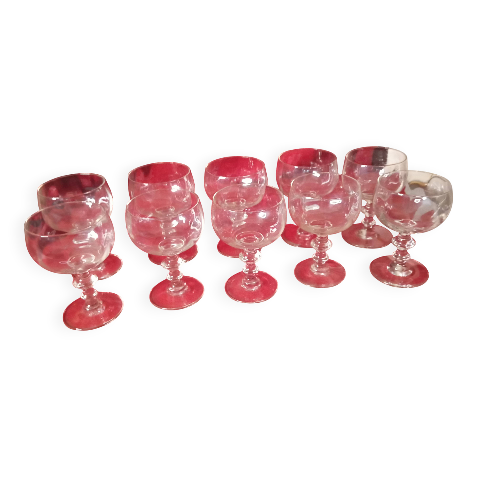 Series of 10 glass cups