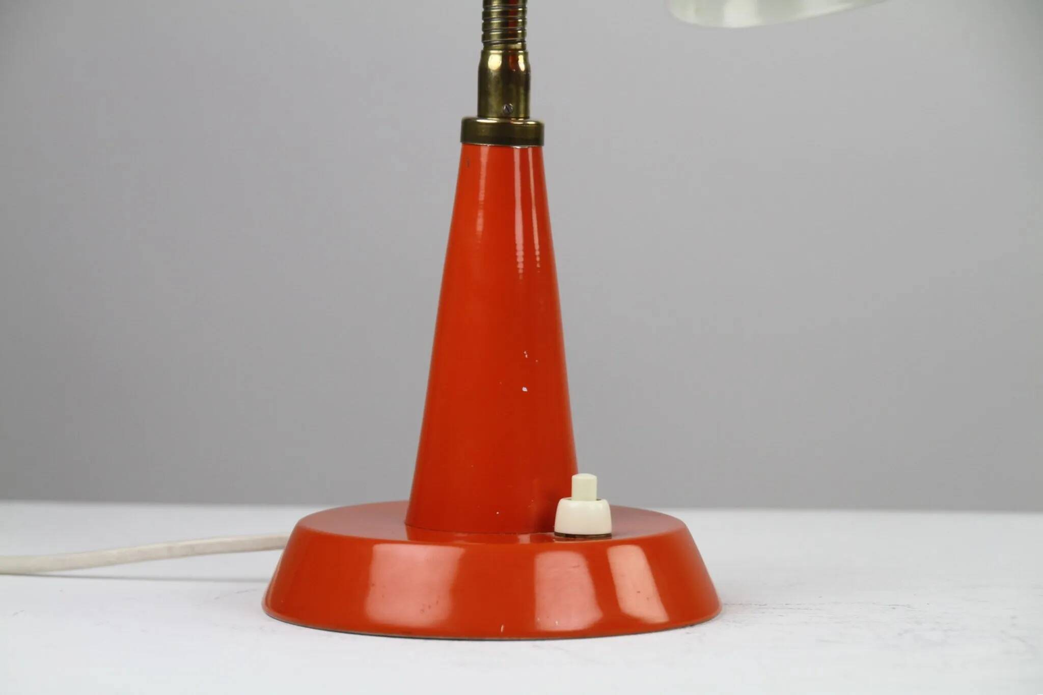 Gemi Model 600/5 Table or Desk Lamp – Swedish Modernism in Burnt Orange