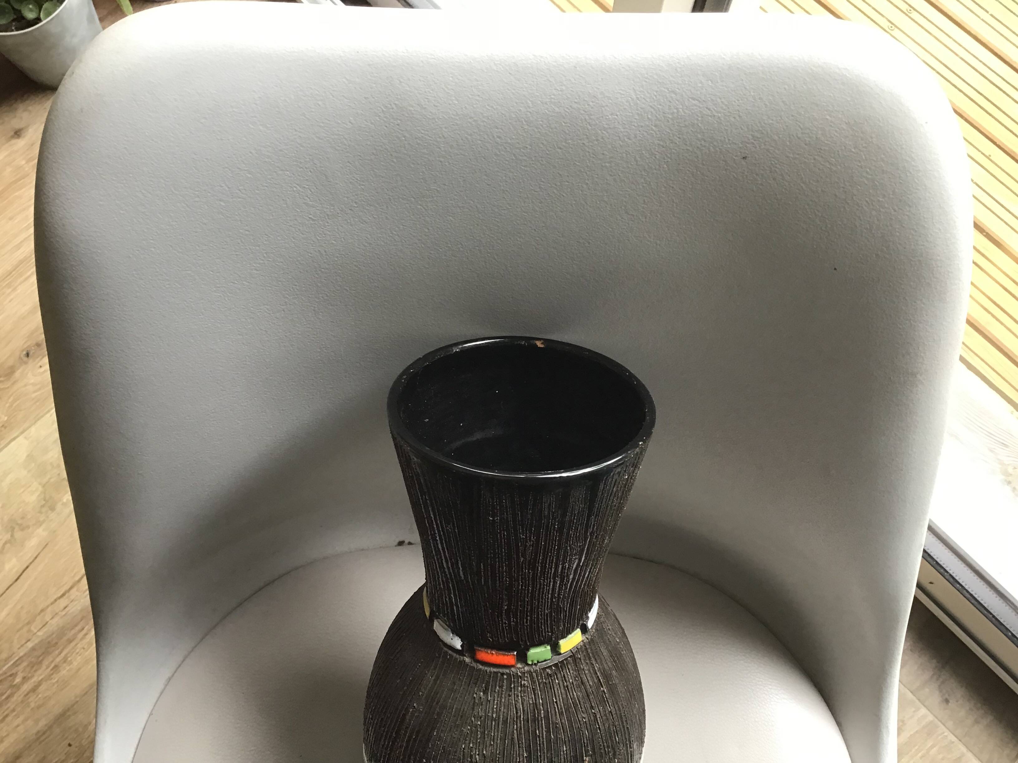 Glazed ceramic vase, 1960s, signed “LG 60”