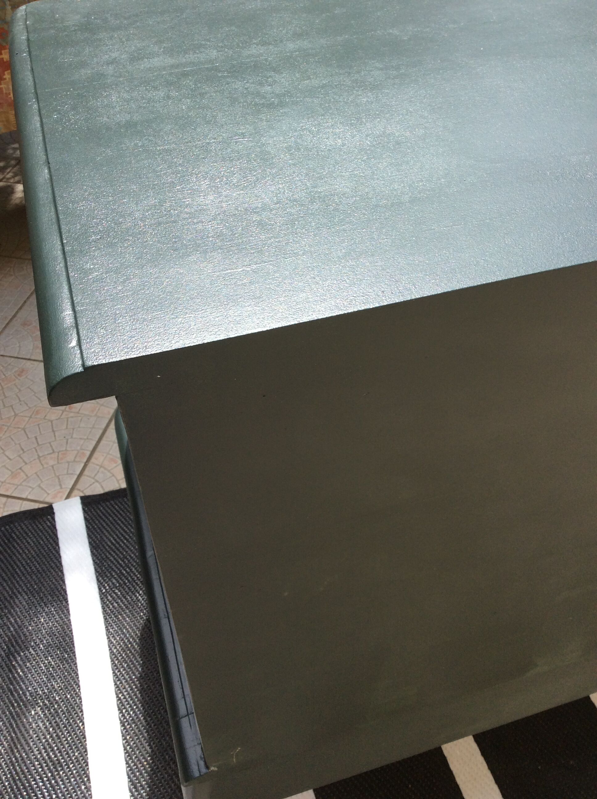 Chest of drawers crossbow