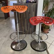Orange tractor stool, pivoting adjustable mower, Fermigier Mirima 70.