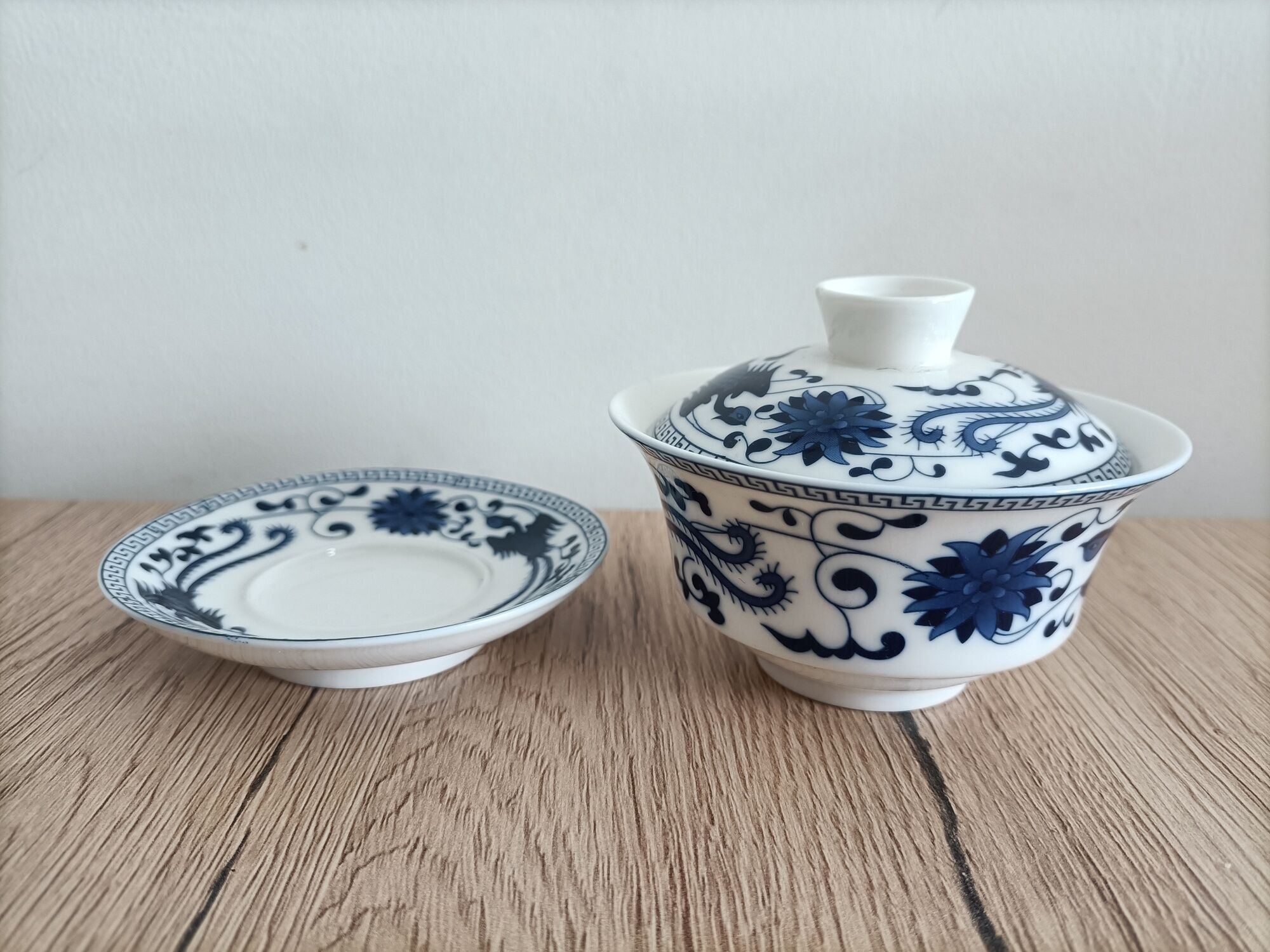 Gaiwan traditional chinese tea set in blue and white porcelain