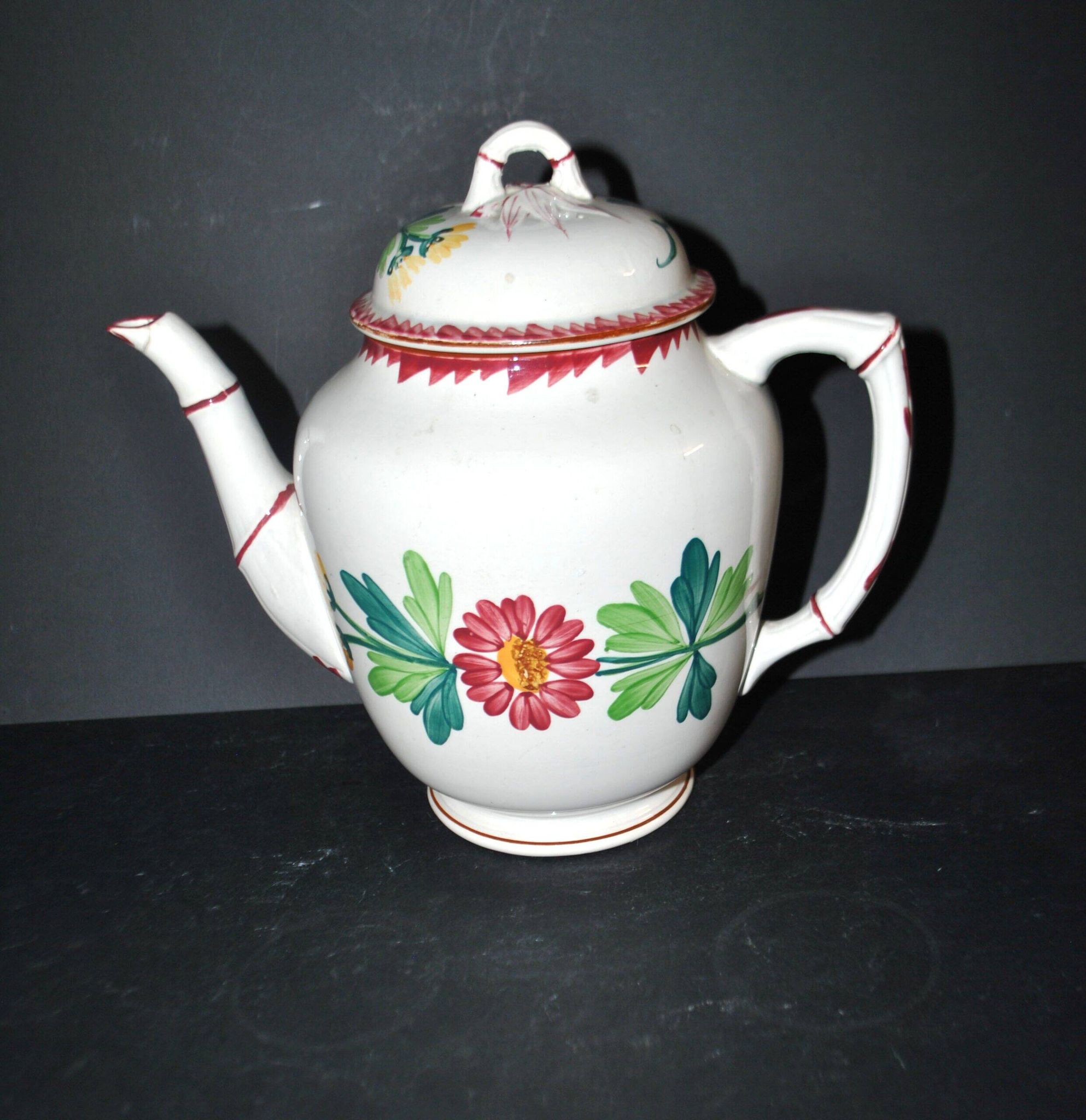 Cafetière Sarreguemines décor Colmar polychrome forme bambou 1930