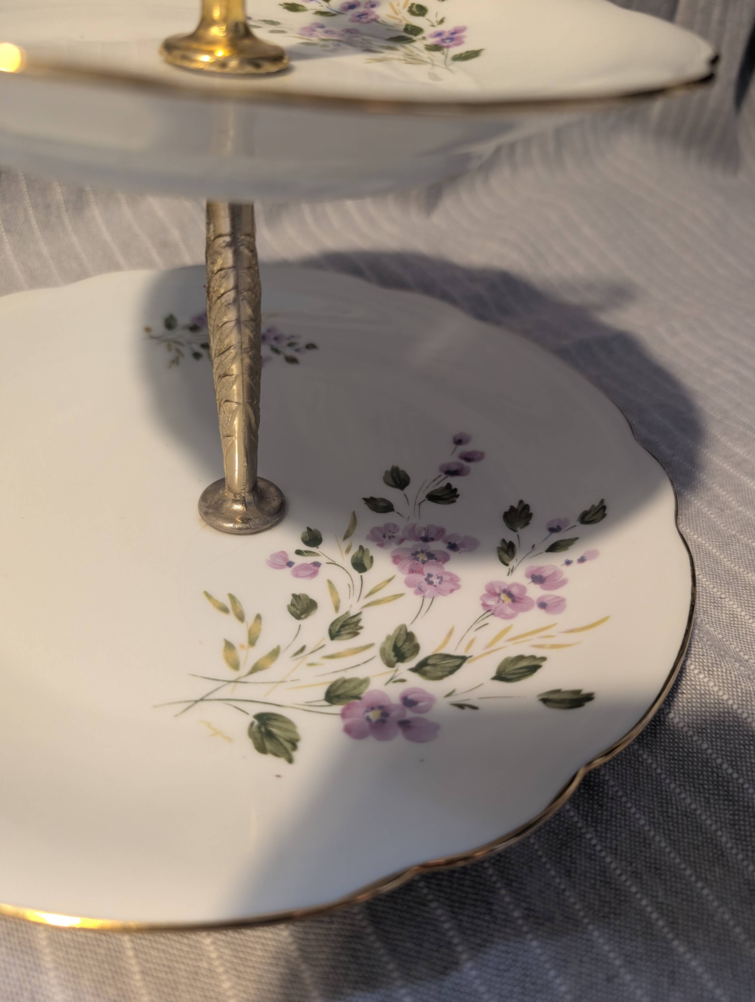 Vintage cake stand in Berry porcelain (CNP) - Violet decoration