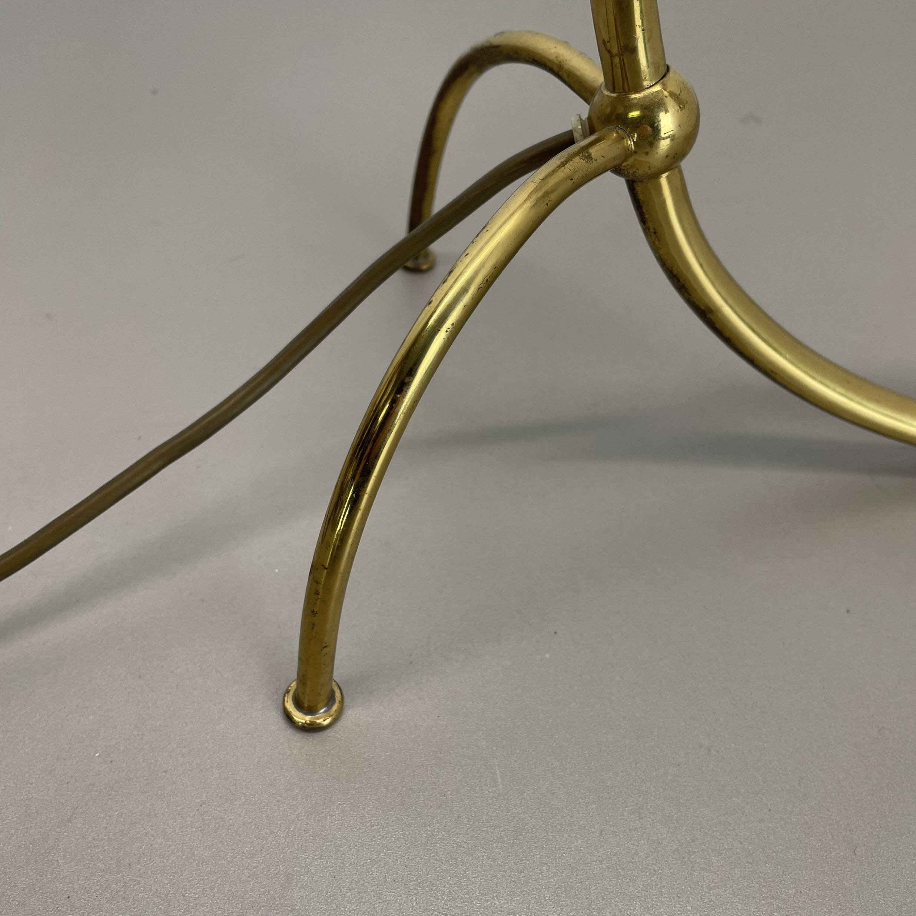 Tripod kalmar stilnovo style hollywood regency table lamp in brass, austria, 1950s