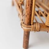 Vintage bamboo magazine rack in bois wood finish, rotin-et-osier-inspired, mid-century Italian design, 1970s