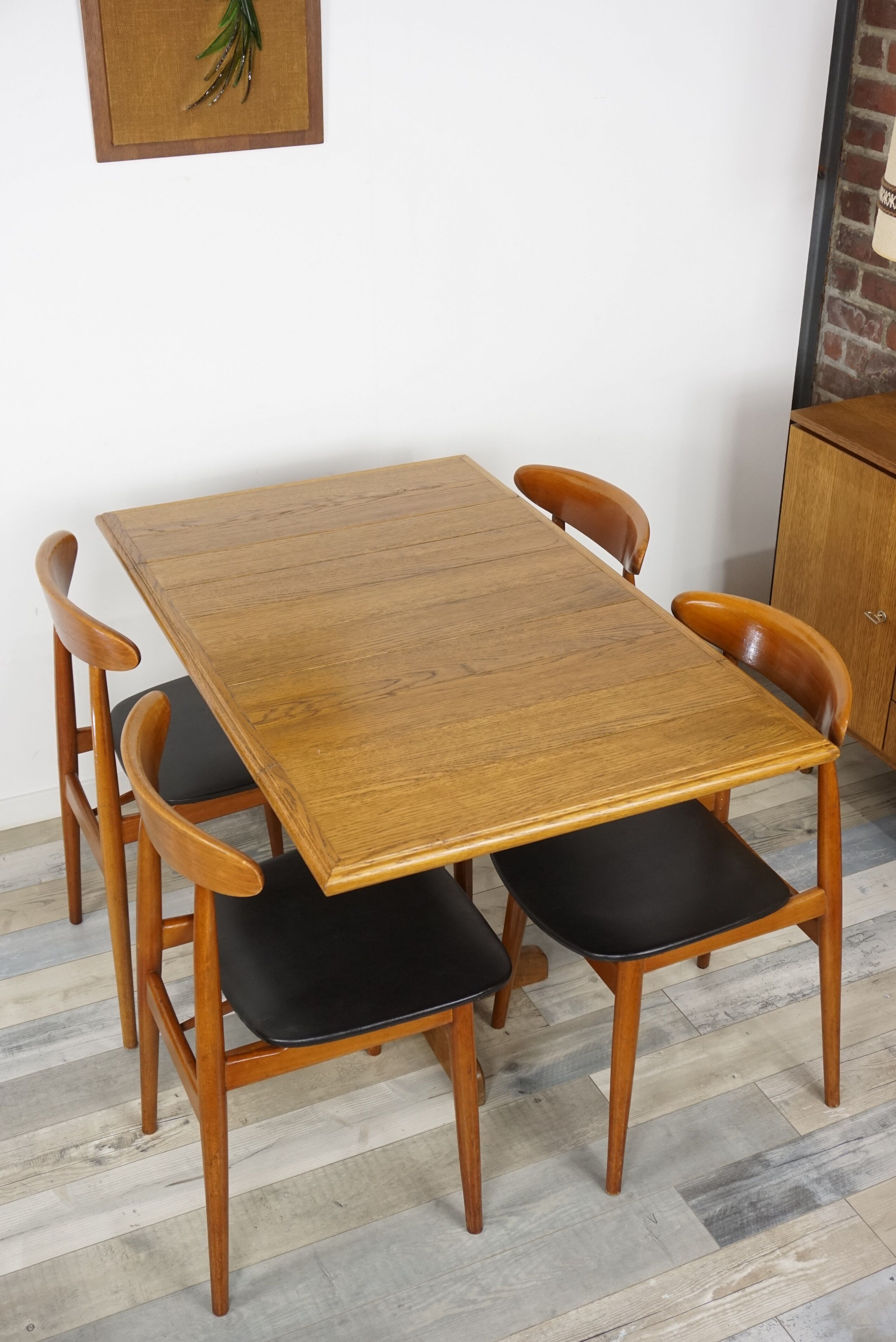 Set of 4 chairs 60s in teak and black leatherette