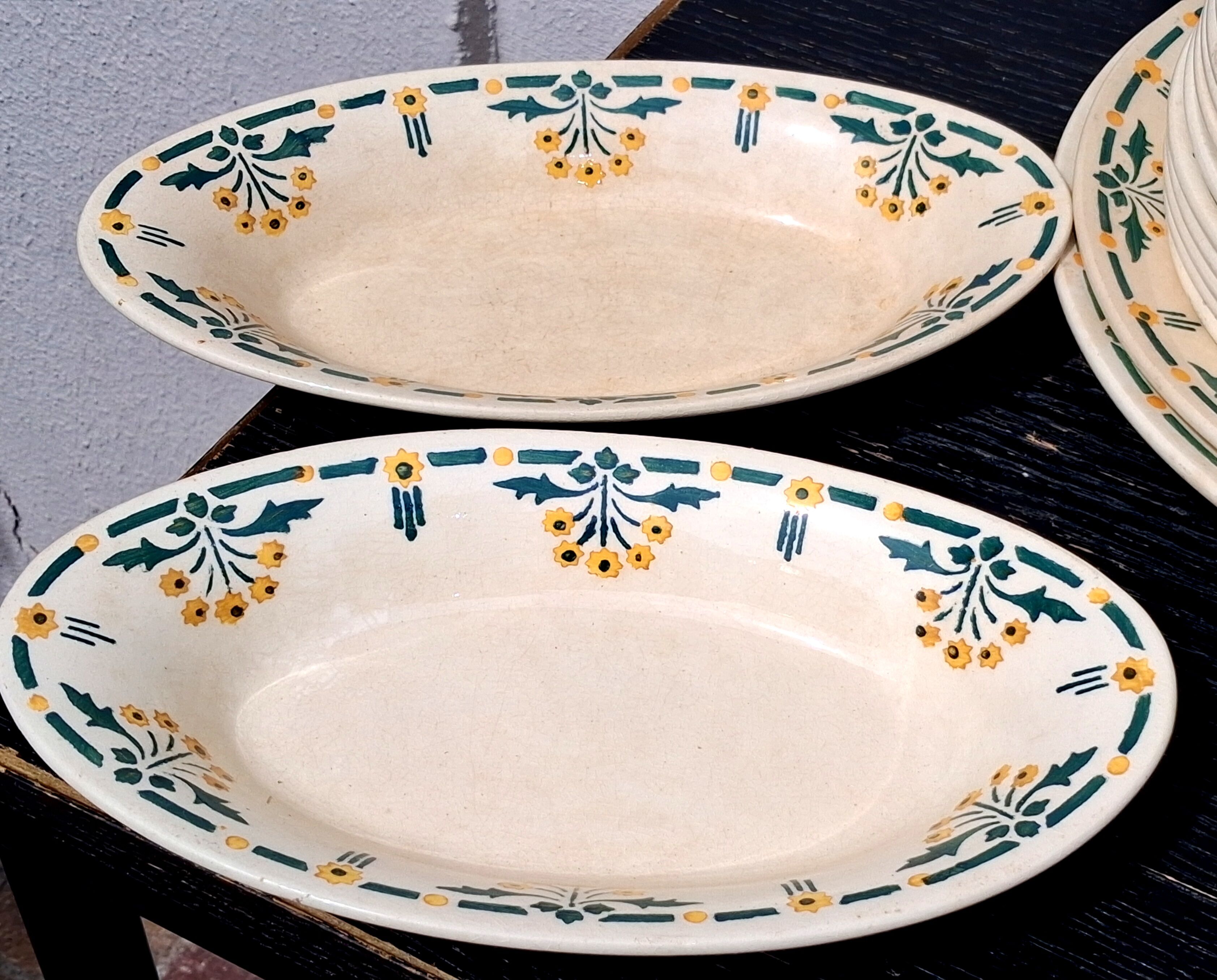 Dining table service, ironstone, Choisy le Roi