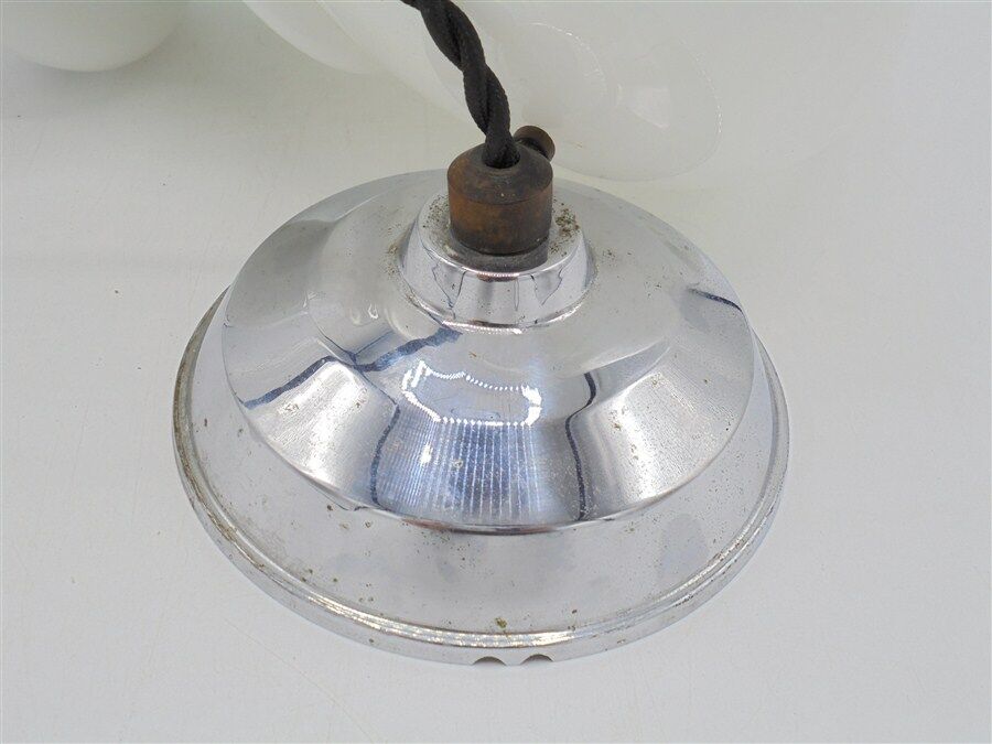 Suspension in opaline white