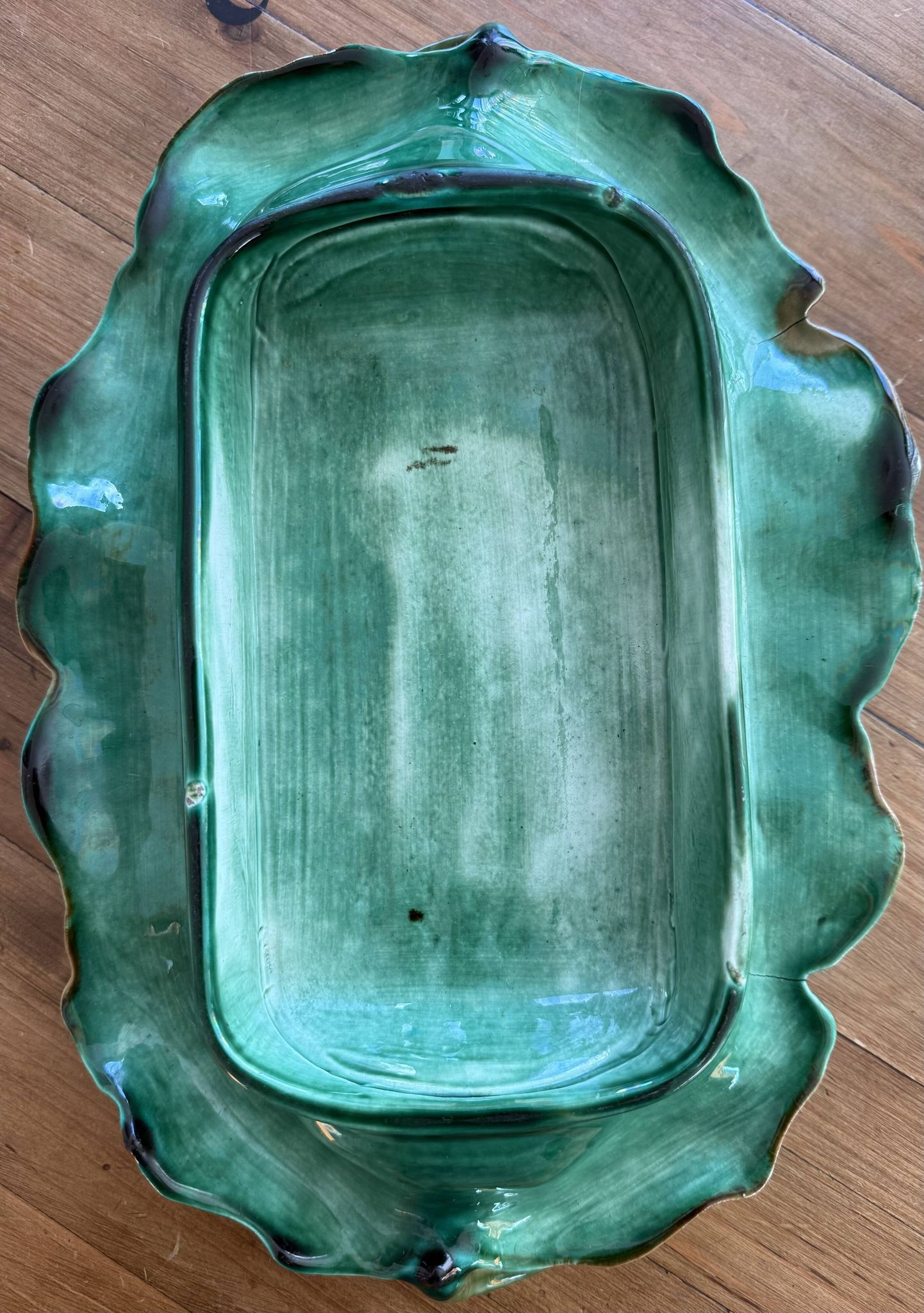 Asparagus dish in earthenware