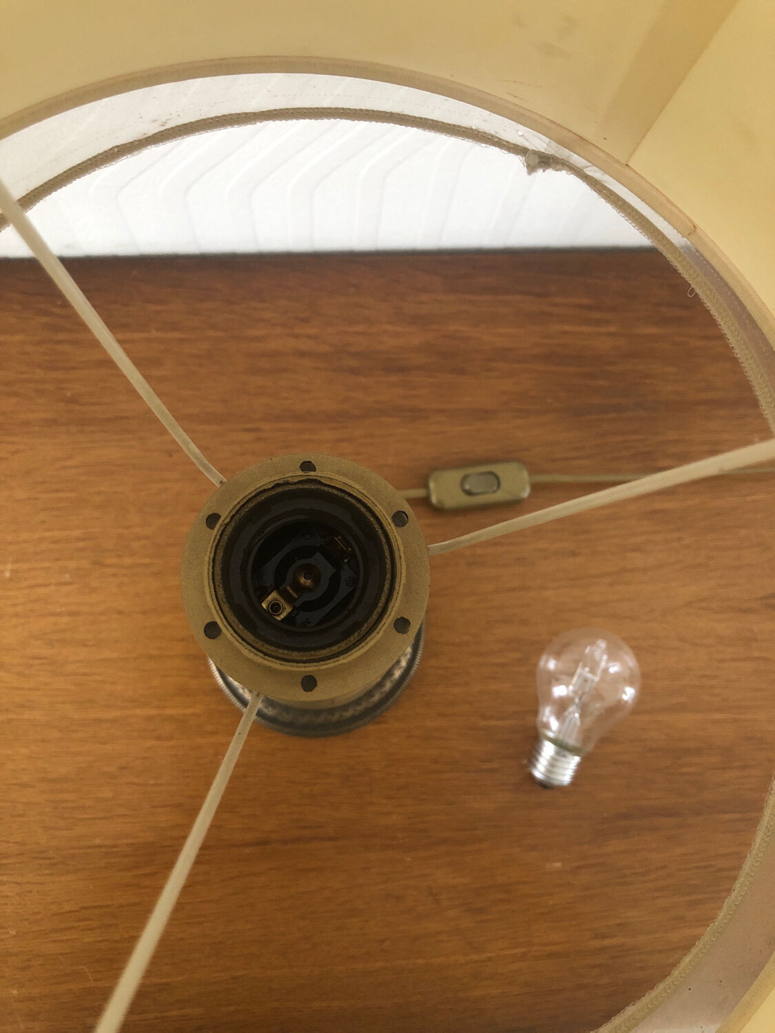 Lampe vintage pied en laiton