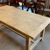 Farm table